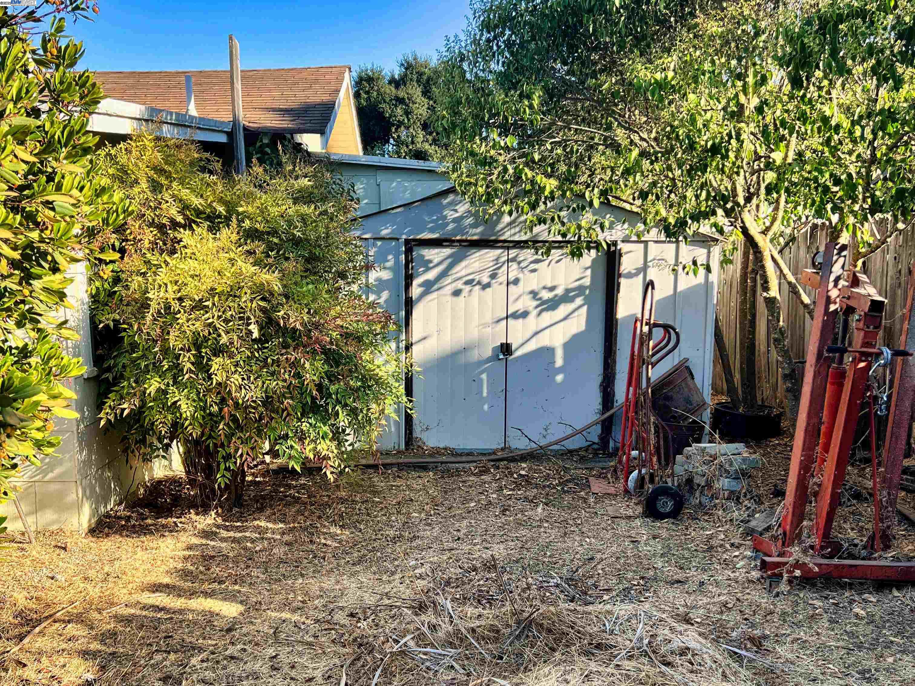 65 Burbank Ave