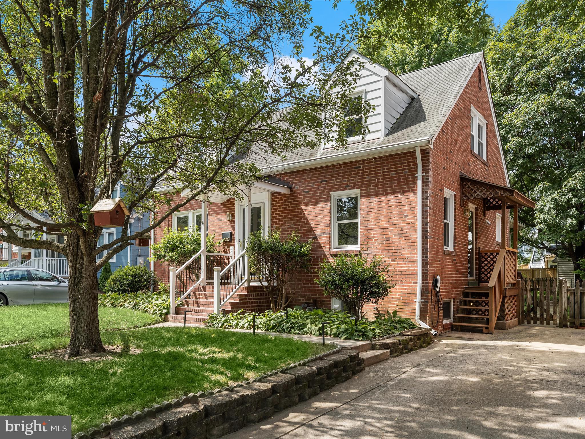 630 N EDISON STREET