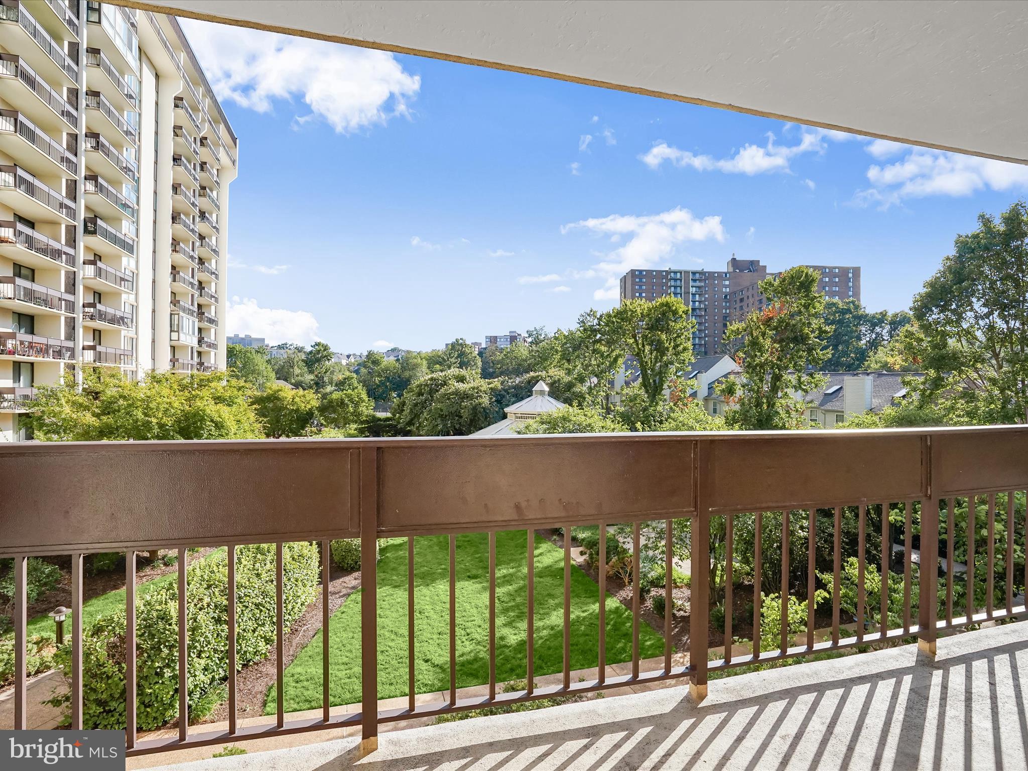 5300 HOLMES RUN PARKWAY 402