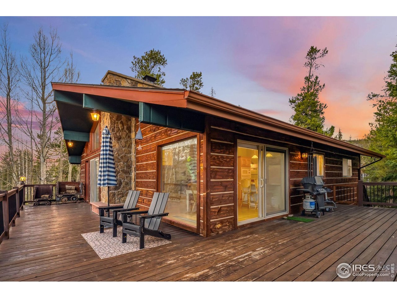 216 N Gold Flake Trce