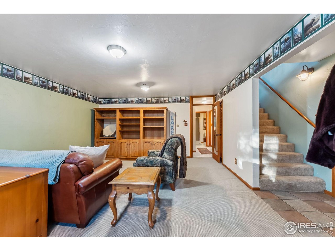 216 N Gold Flake Trce