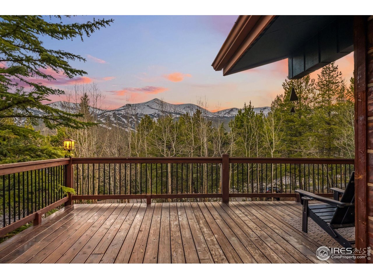 216 N Gold Flake Trce