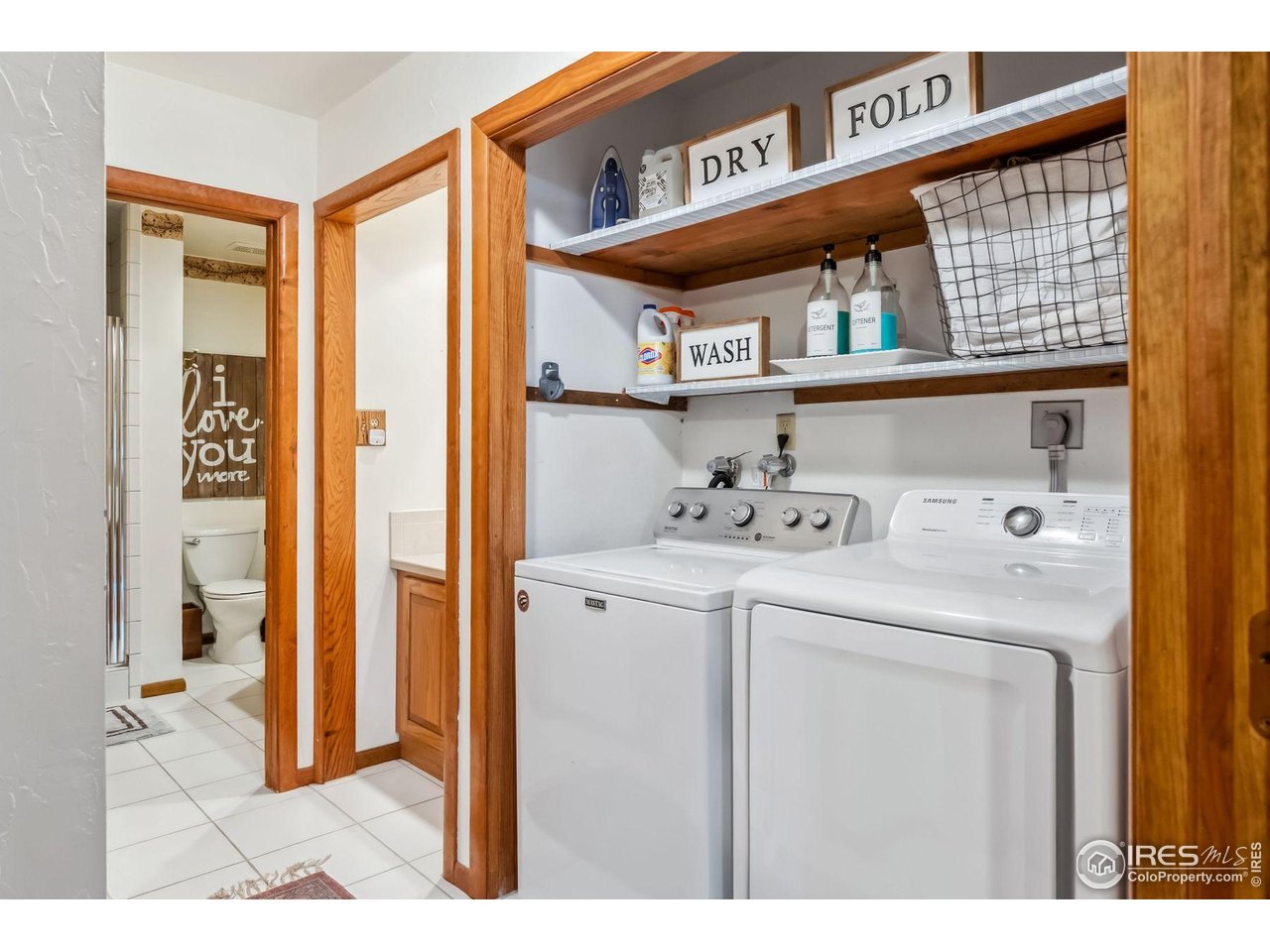 216 N Gold Flake Trce