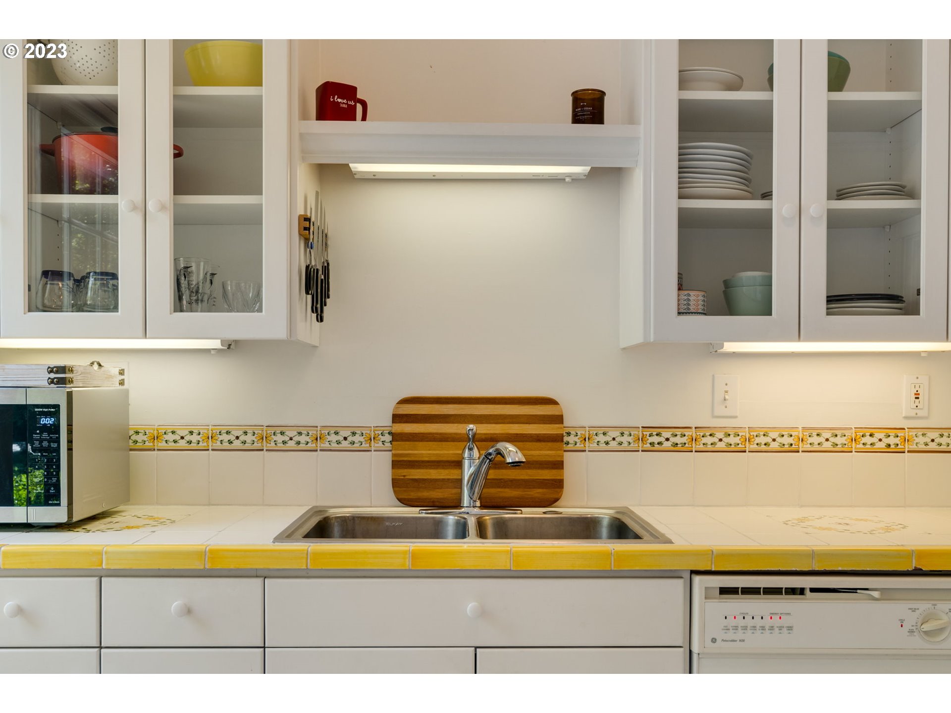 2129 NW NORTHRUP ST NW 1