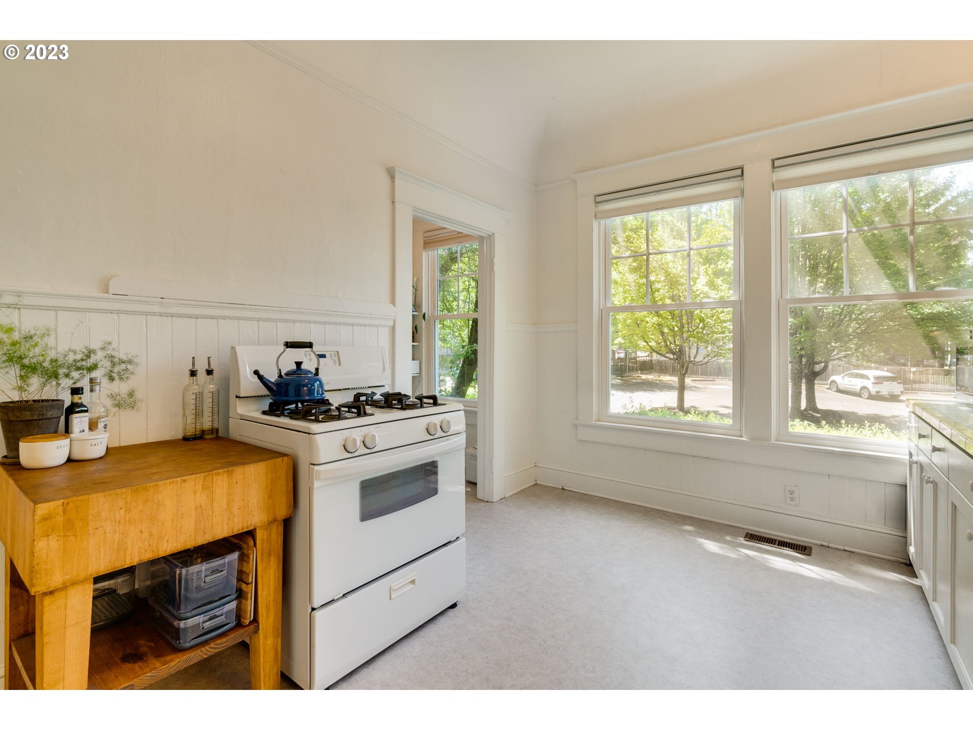 2129 NW NORTHRUP ST NW 1