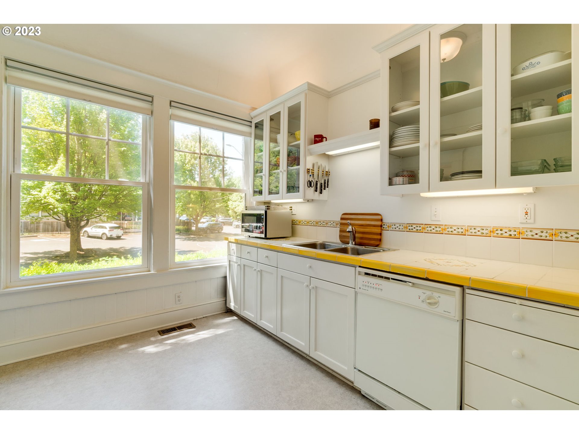 2129 NW NORTHRUP ST NW 1