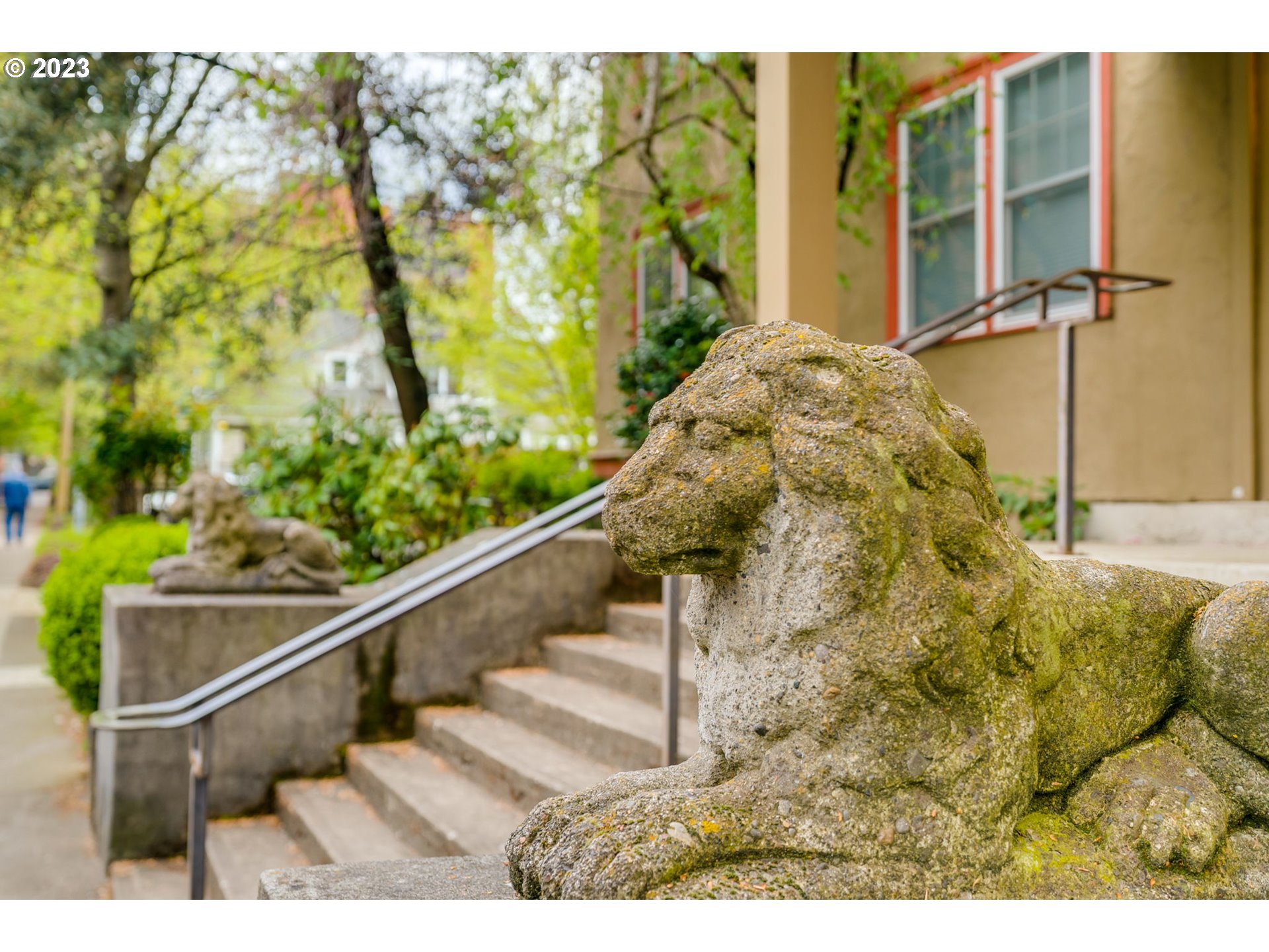 2129 NW NORTHRUP ST 12