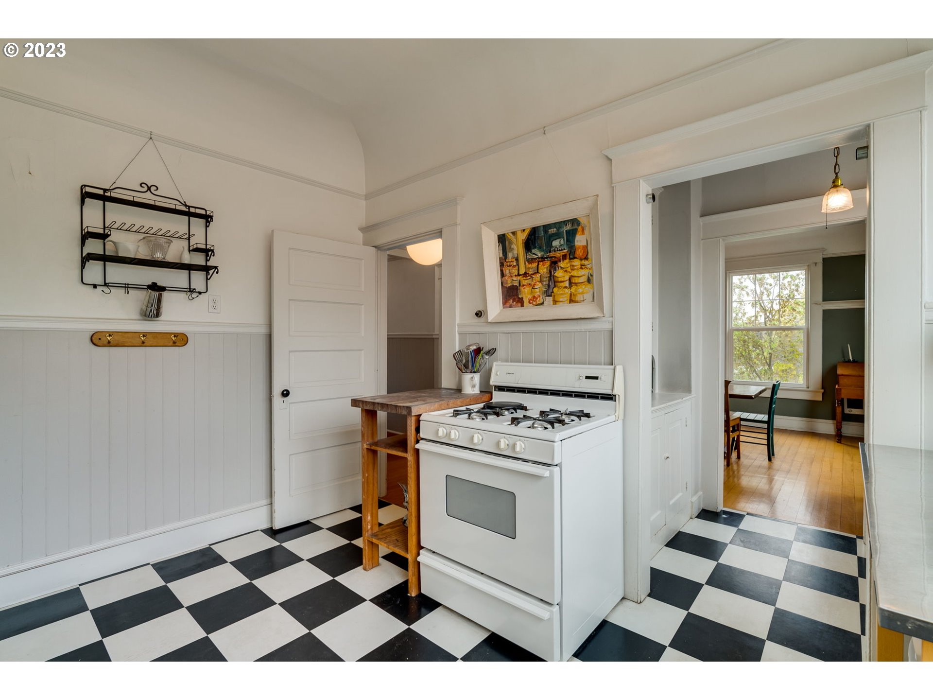 2129 NW NORTHRUP ST 12