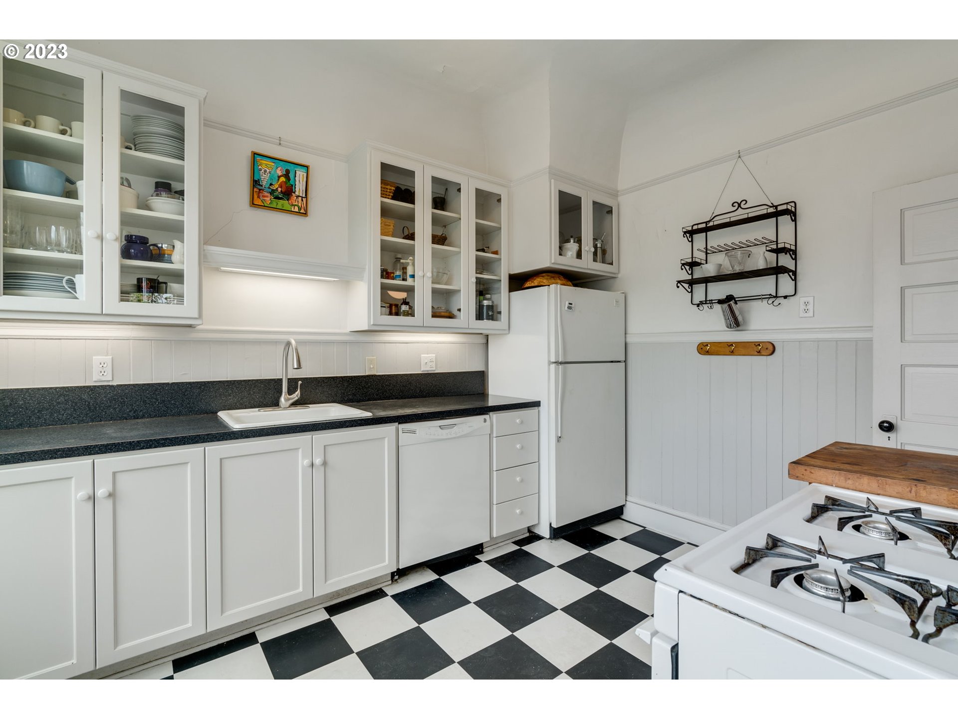 2129 NW NORTHRUP ST 12