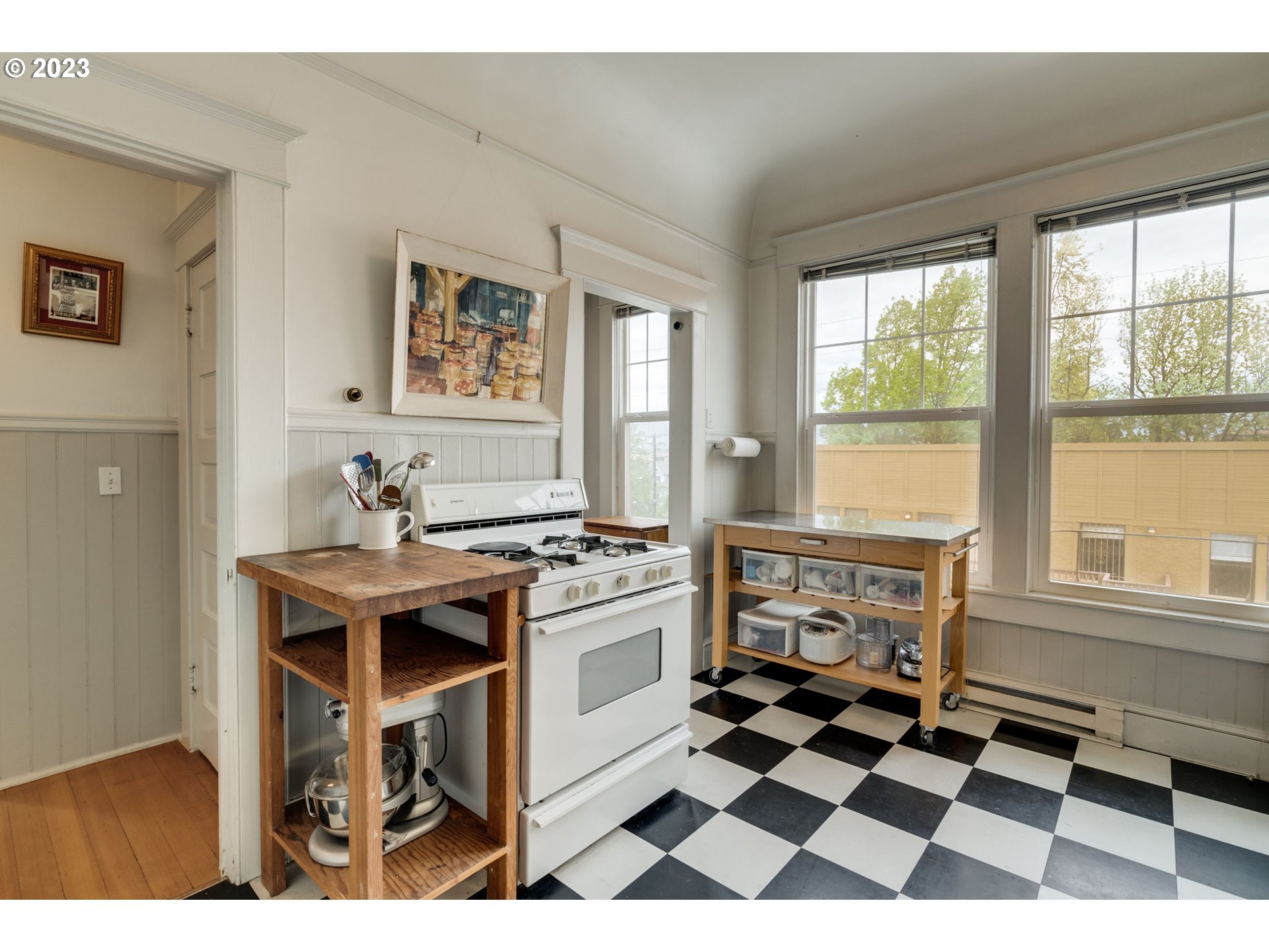 2129 NW NORTHRUP ST 12