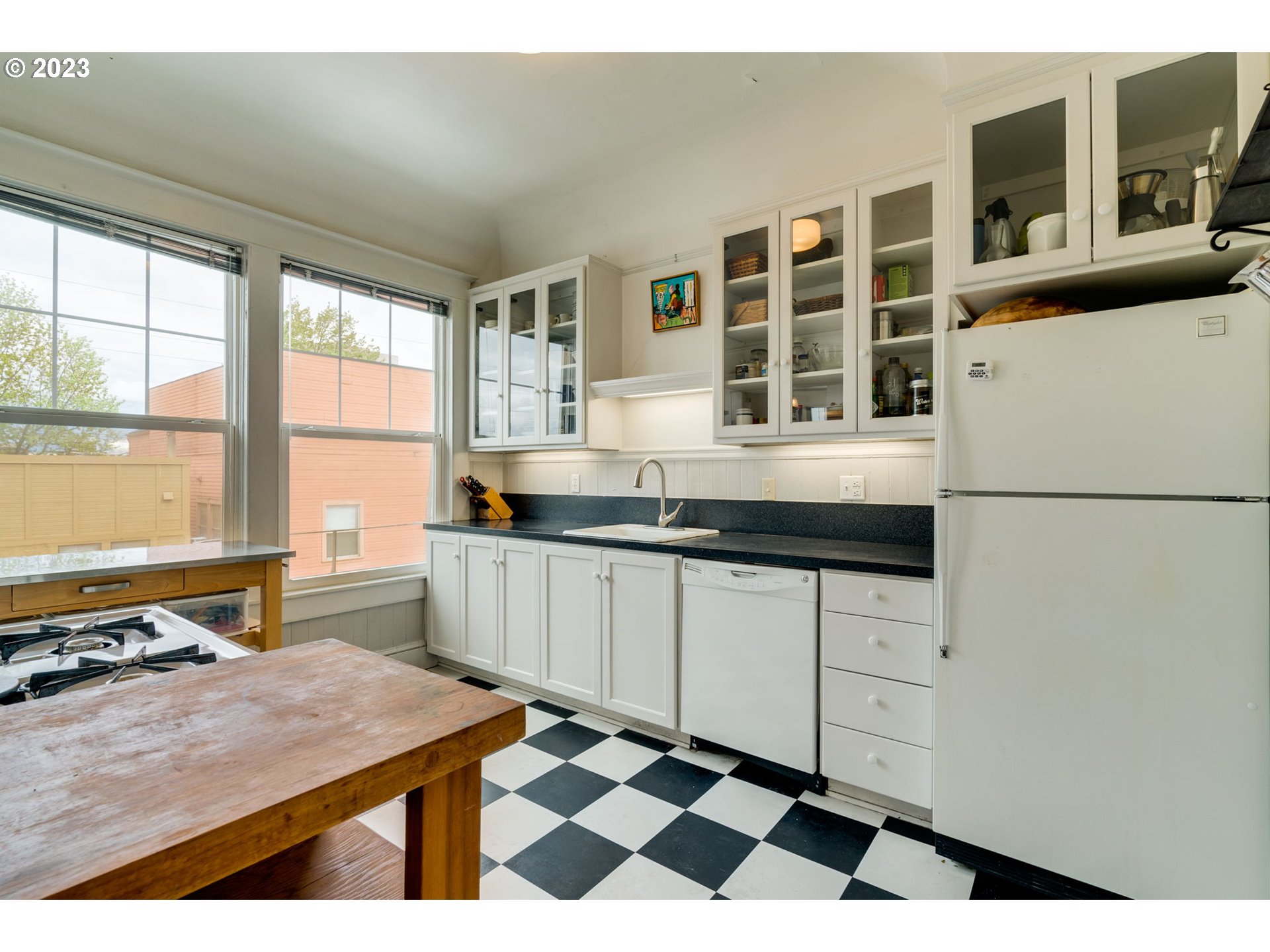 2129 NW NORTHRUP ST 12