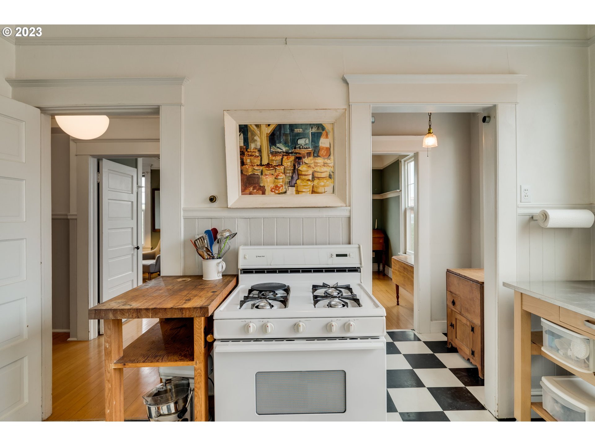 2129 NW NORTHRUP ST 12