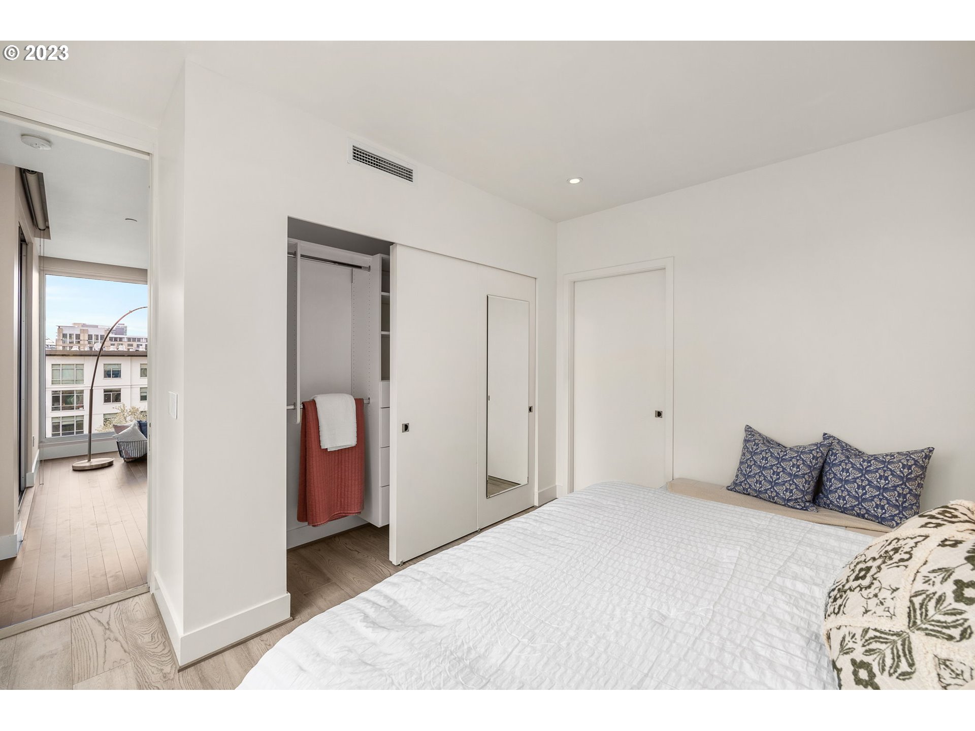 937 NW GLISAN ST 630