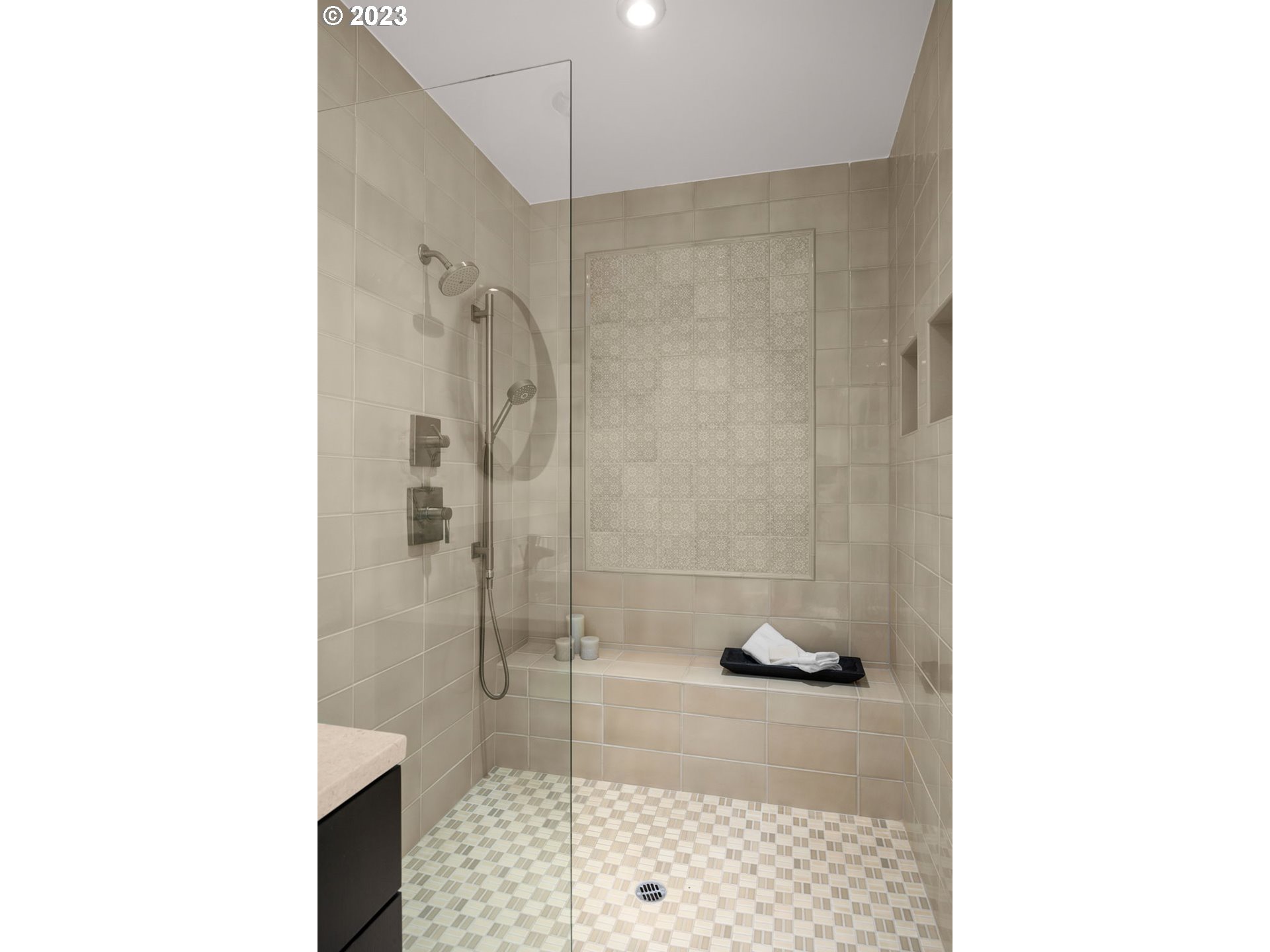 937 NW GLISAN ST 630