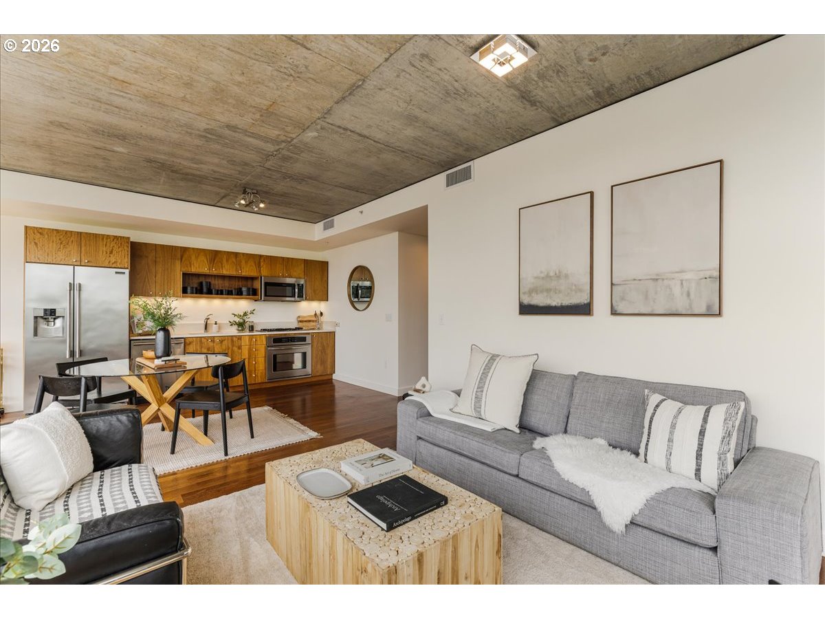 1926 W BURNSIDE ST 301