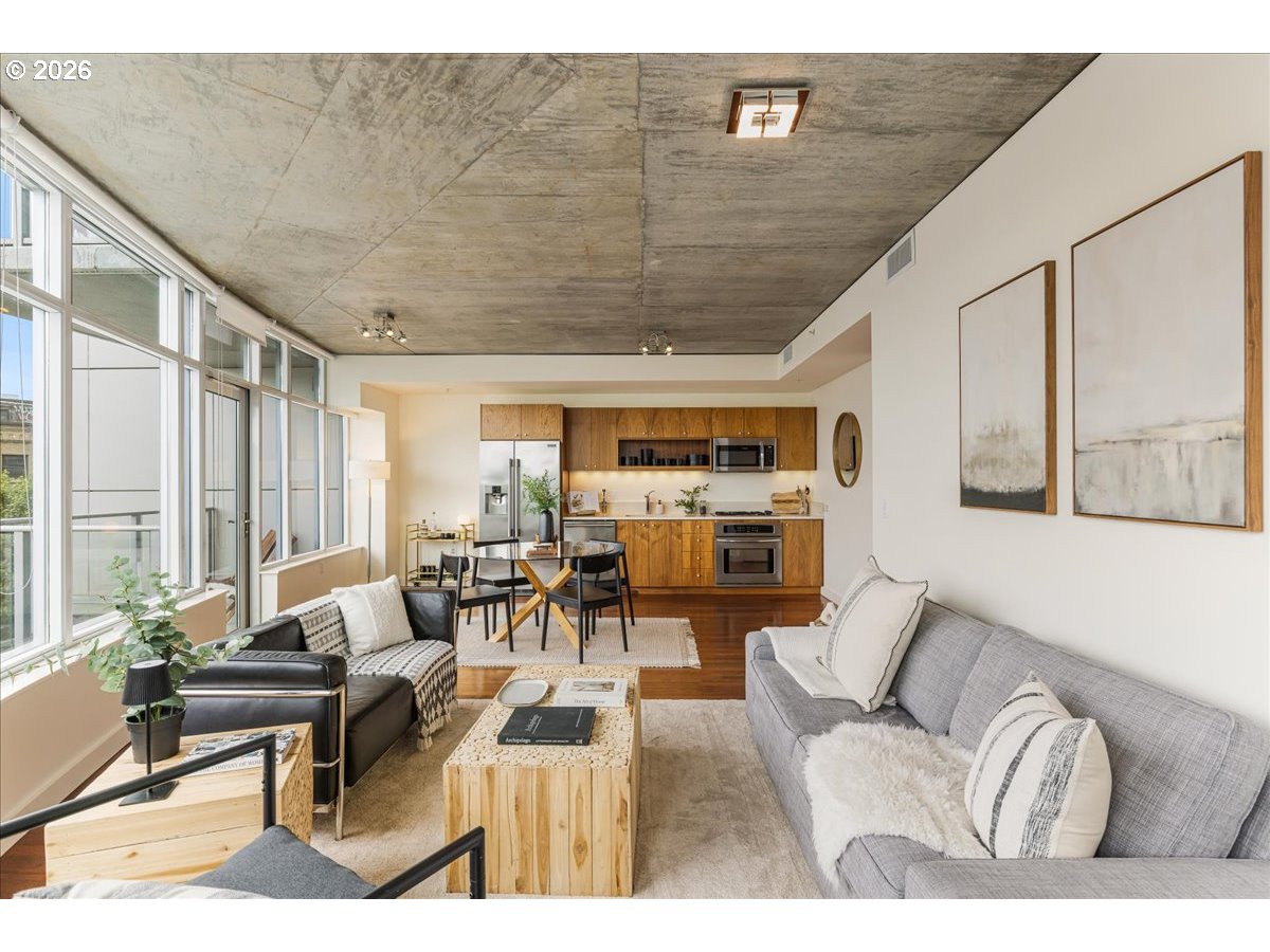 1926 W BURNSIDE ST 301