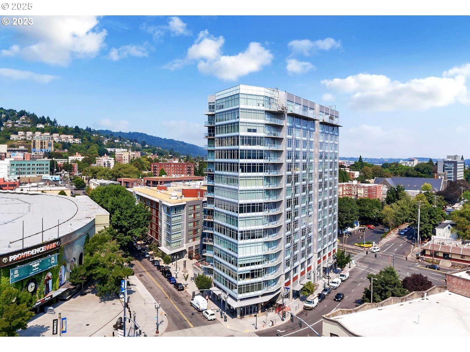 1926 W BURNSIDE ST 301