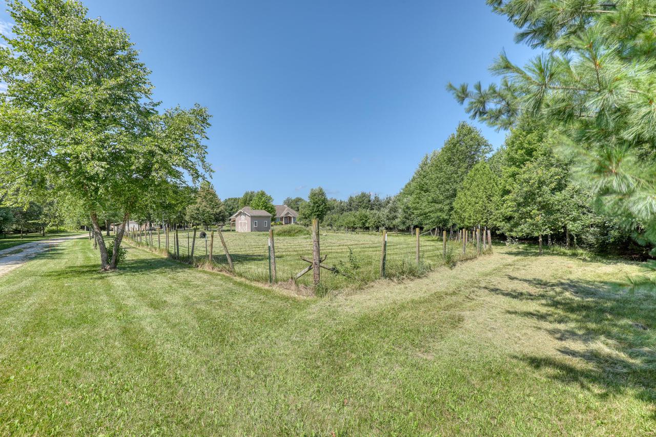 637 Mccarthy DR N North