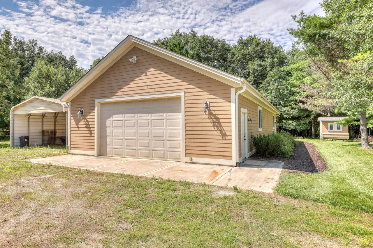 637 Mccarthy DR N North