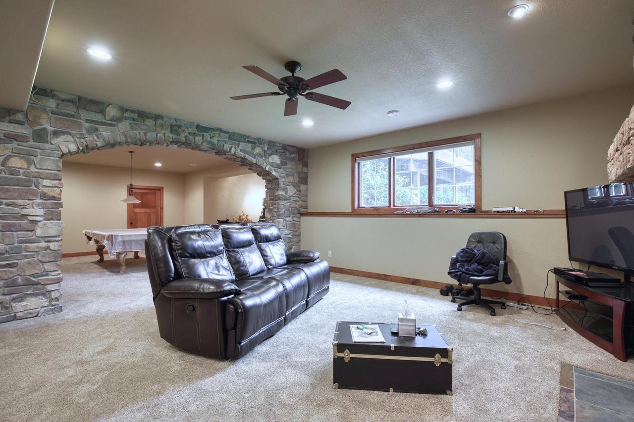 637 Mccarthy DR N North