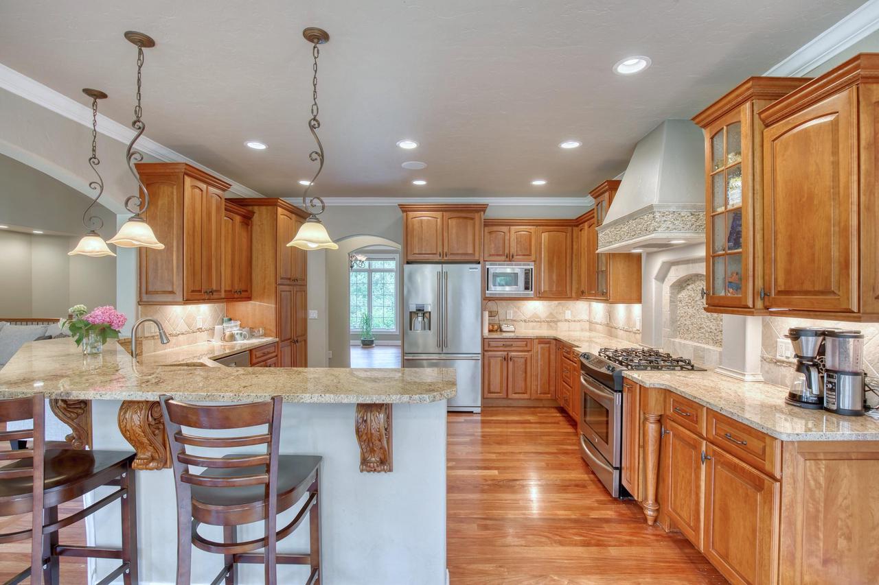 637 Mccarthy DR N North