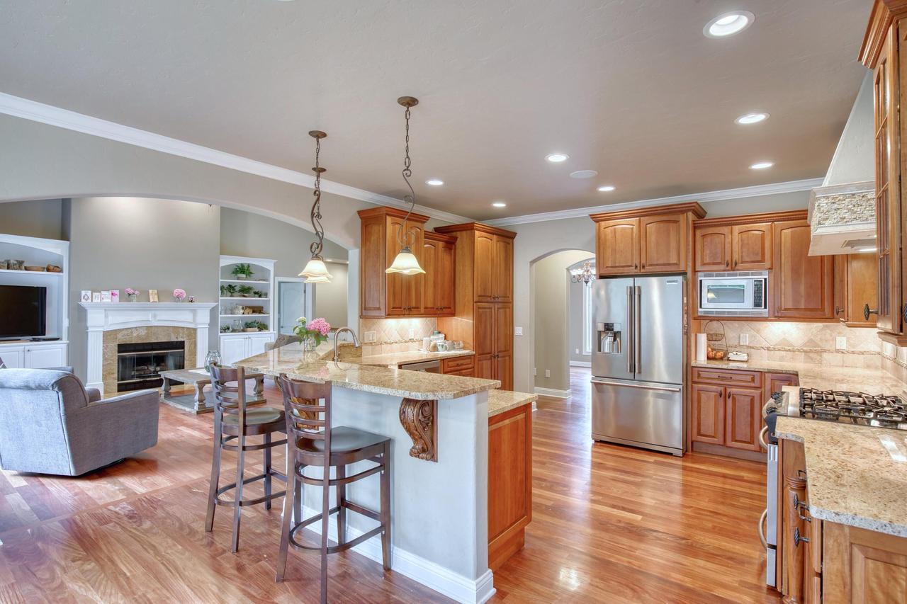 637 Mccarthy DR N North
