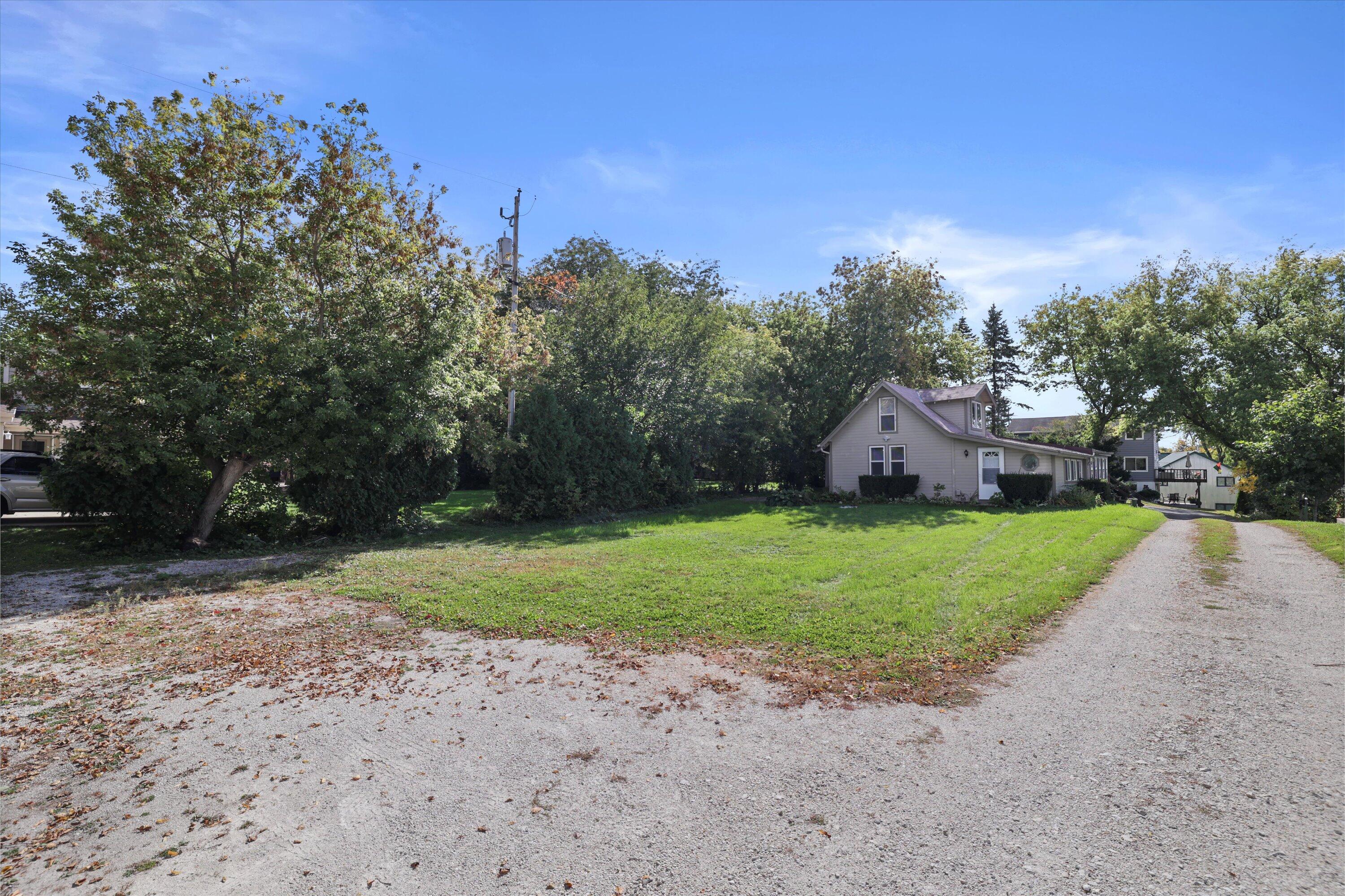 N55W34691 Lake Dr