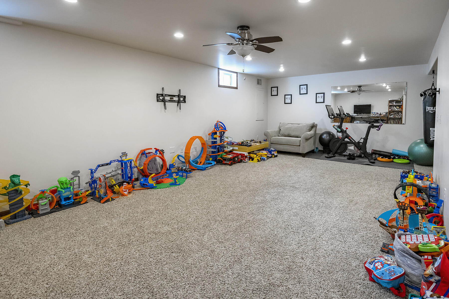 1401 Serena Ln