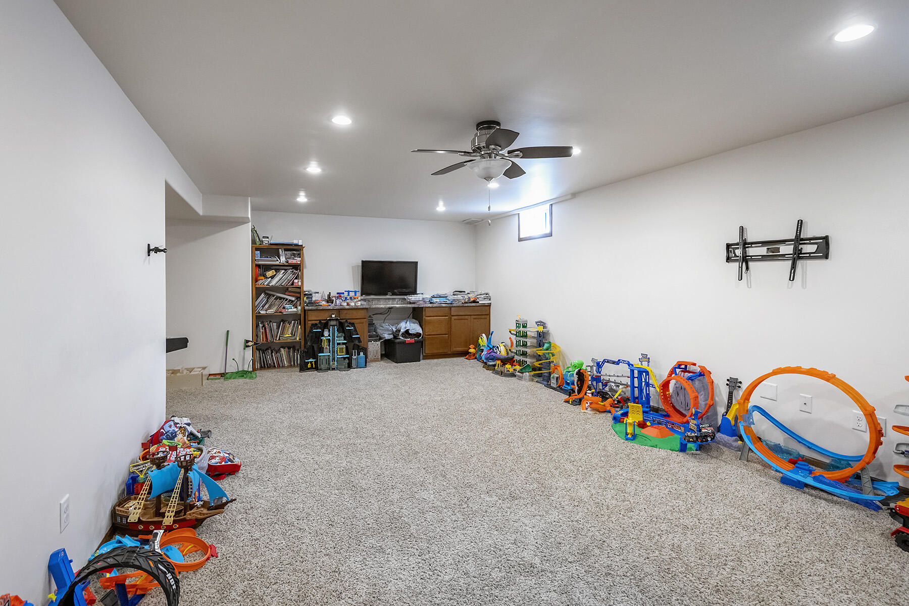 1401 Serena Ln