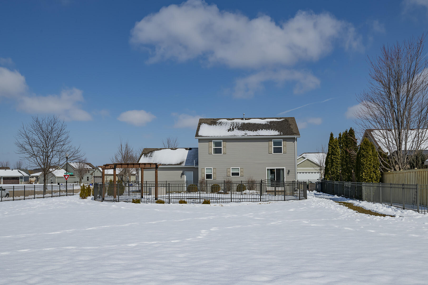 1401 Serena Ln