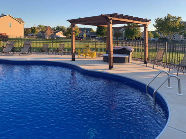 1401 Serena Ln