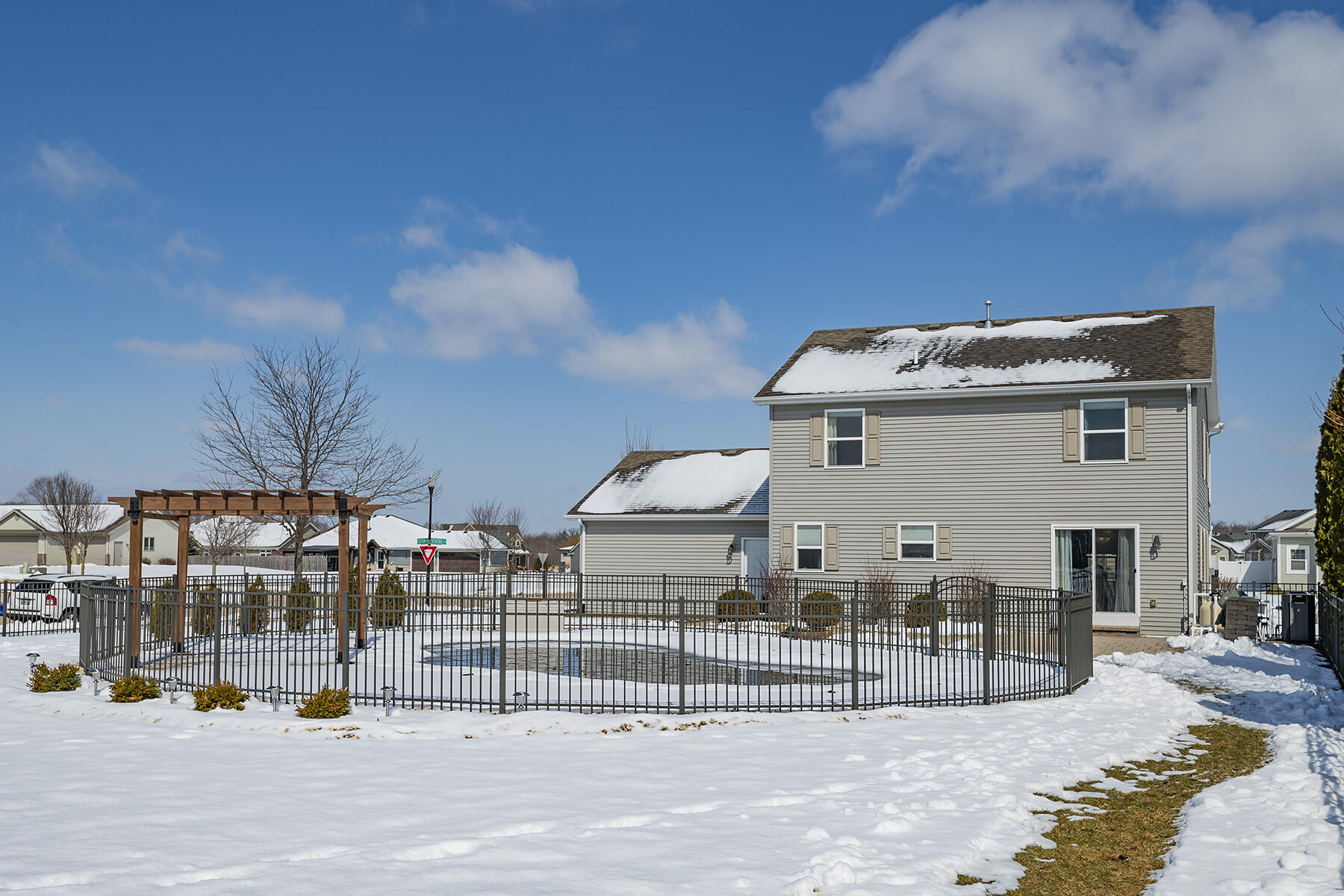 1401 Serena Ln