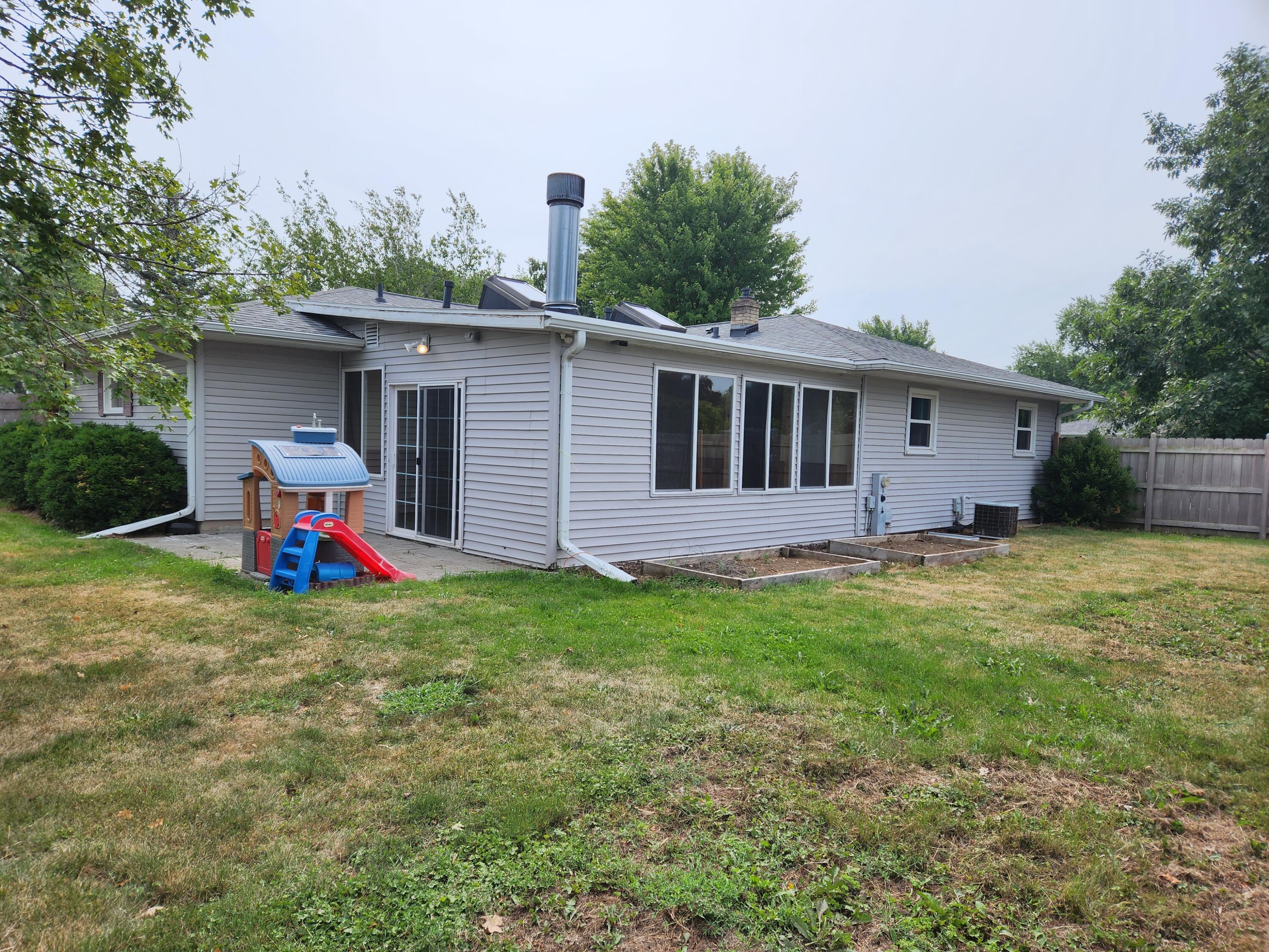 1200 Christopher Ct