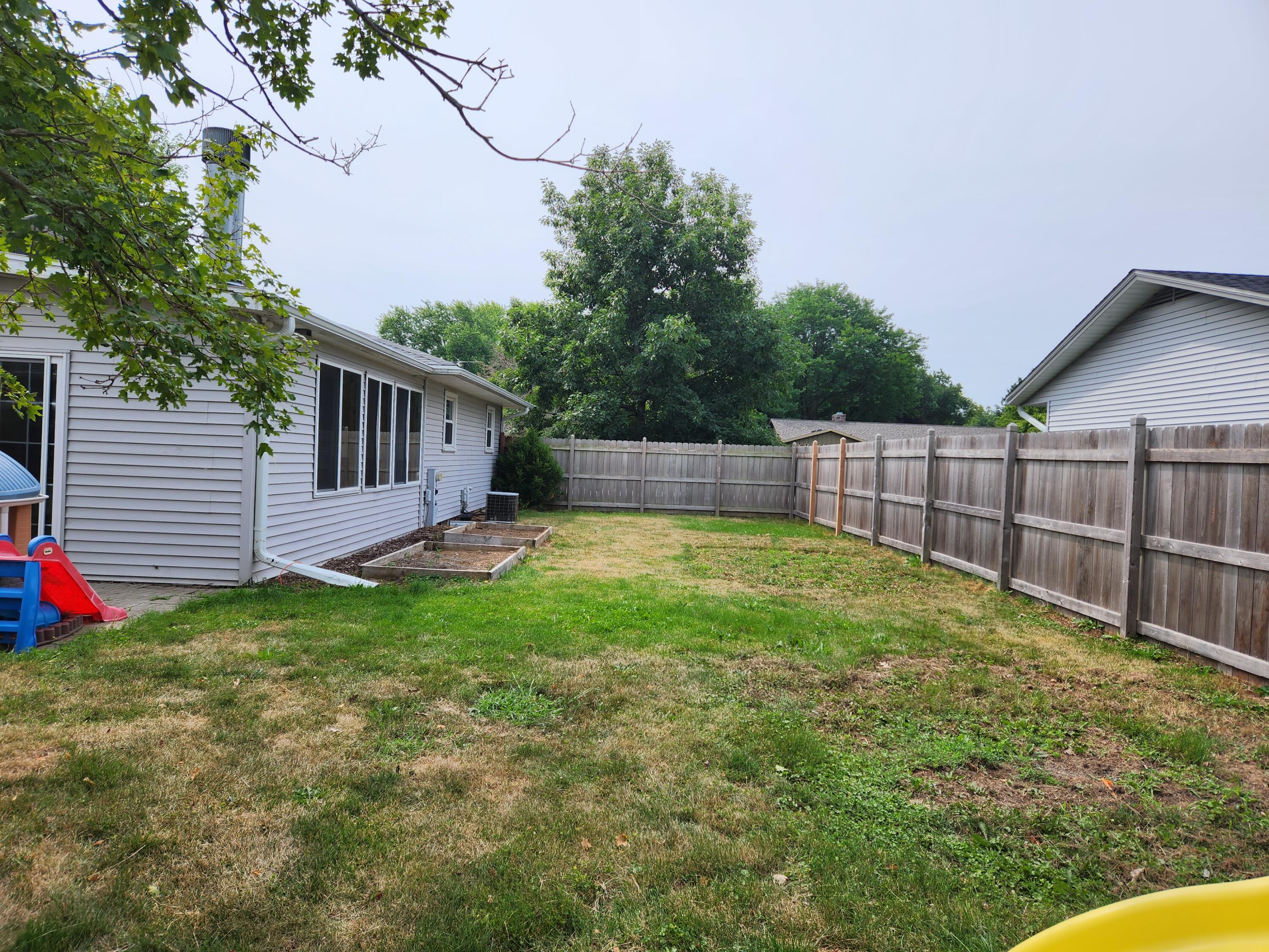 1200 Christopher Ct
