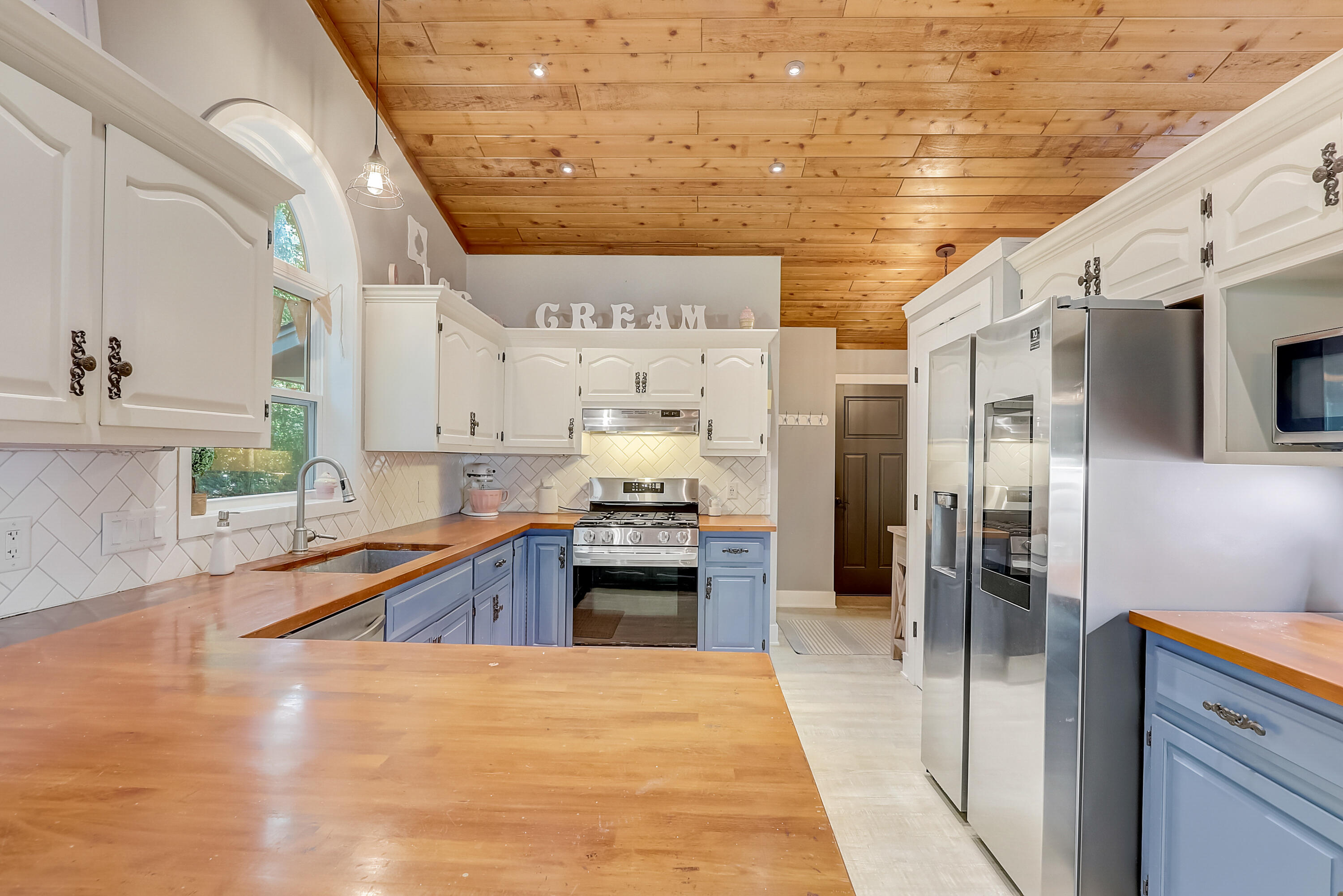 646 Cardiff Dr