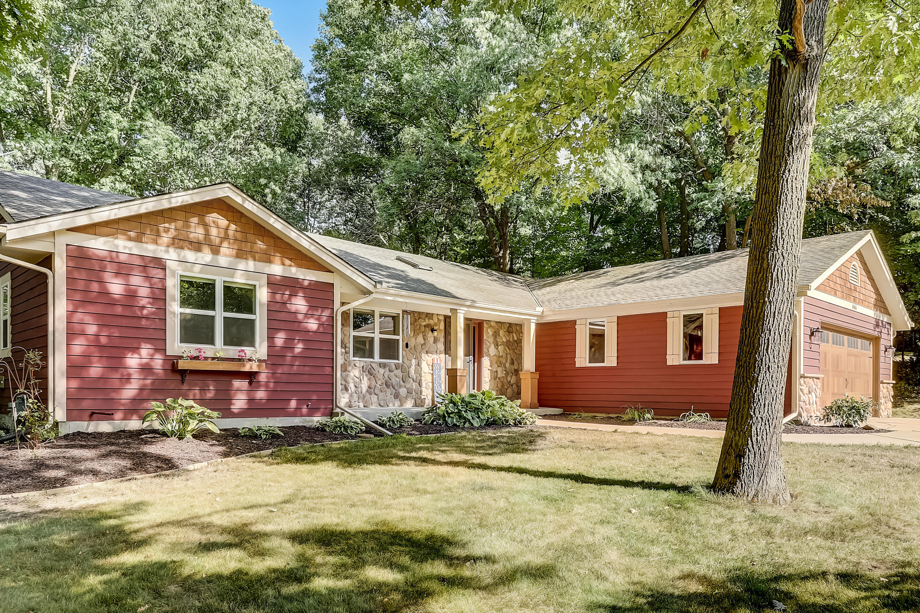 646 Cardiff Dr