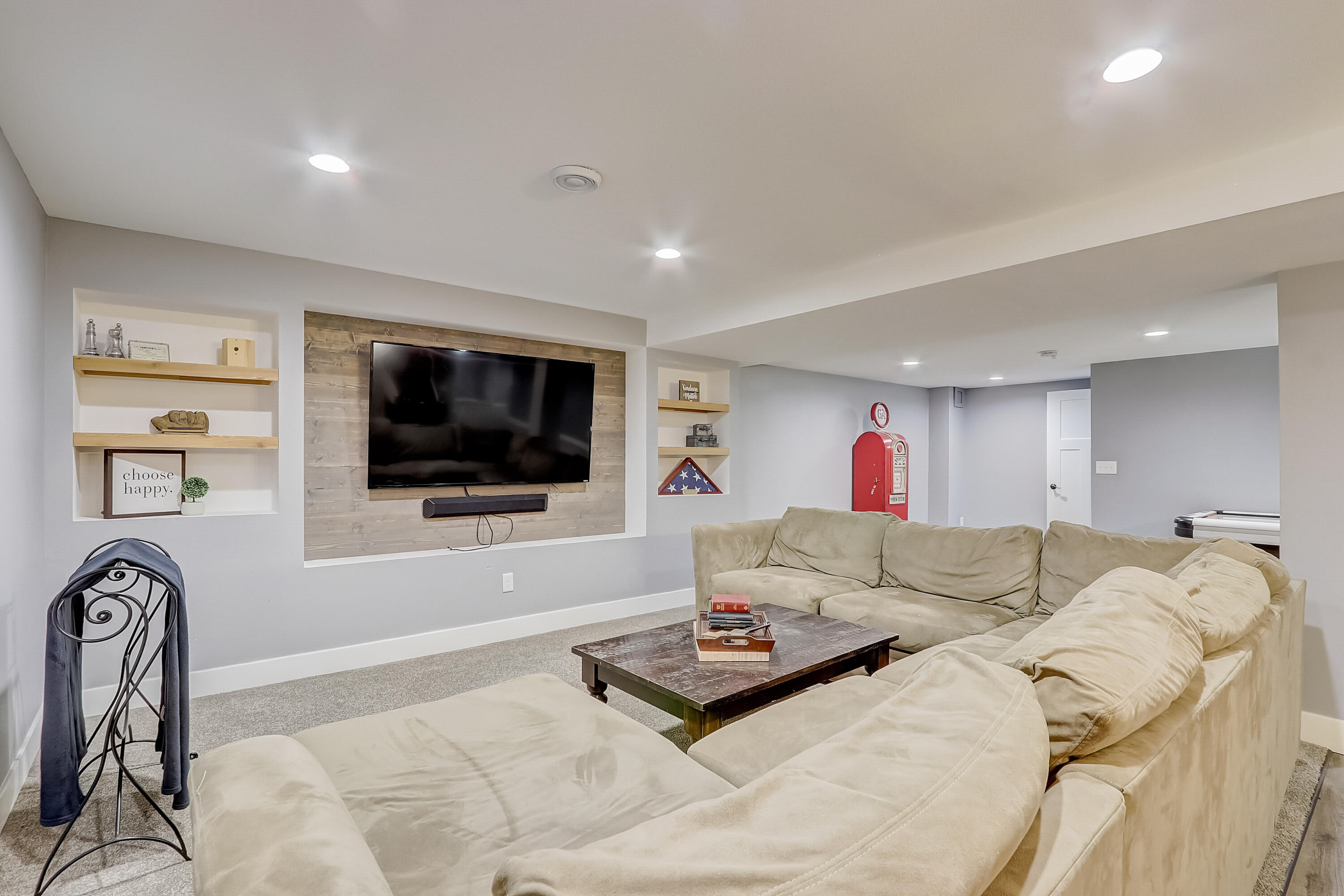 646 Cardiff Dr