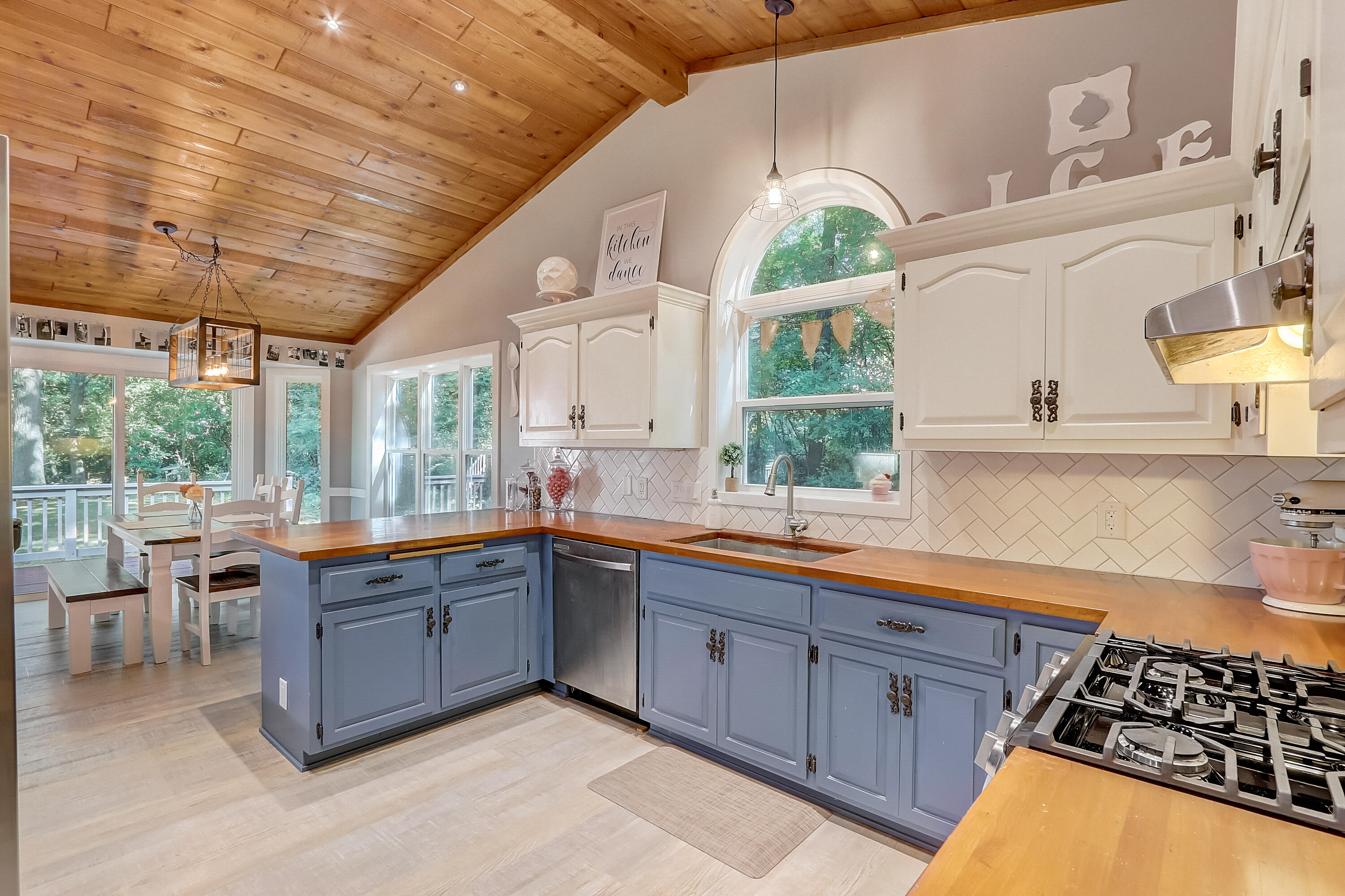646 Cardiff Dr