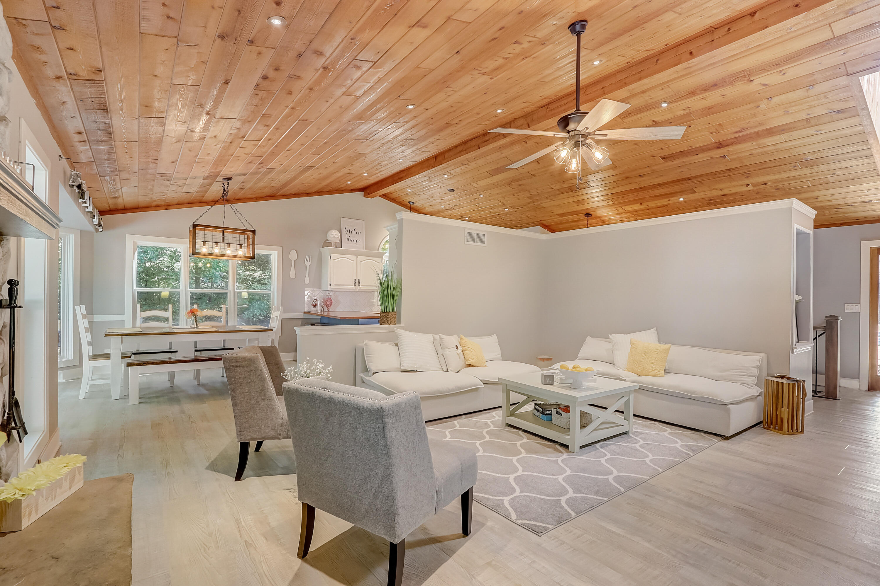 646 Cardiff Dr
