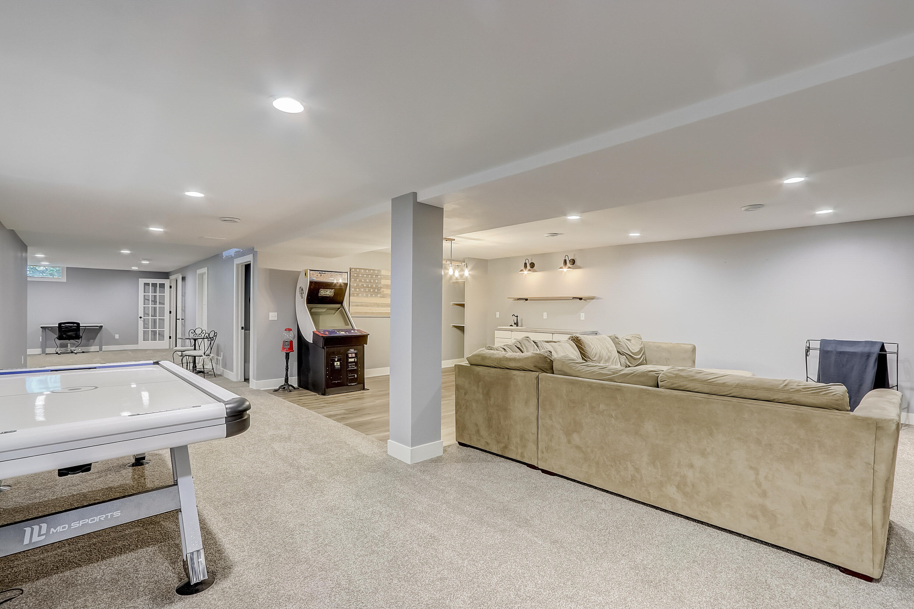 646 Cardiff Dr