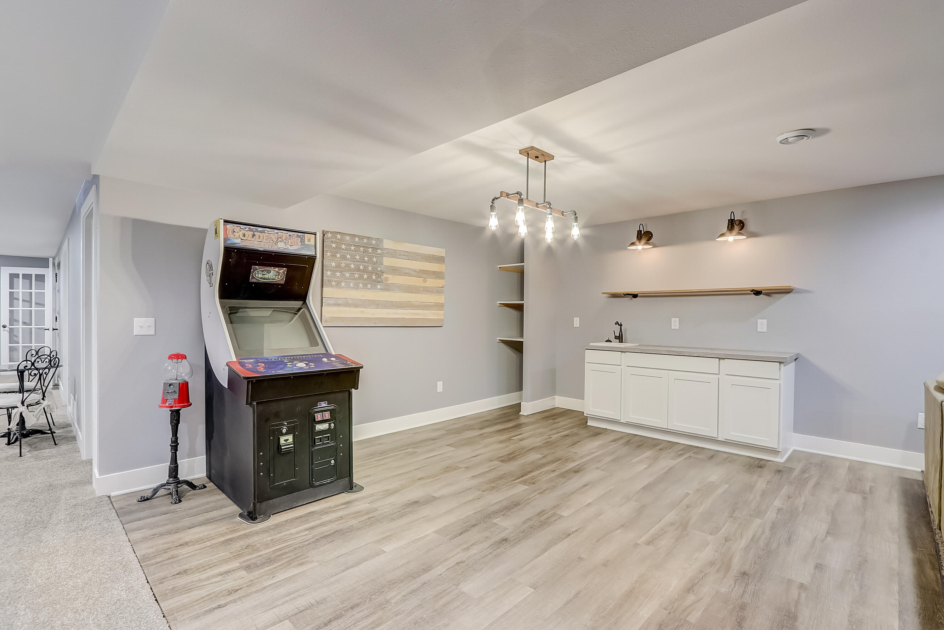 646 Cardiff Dr