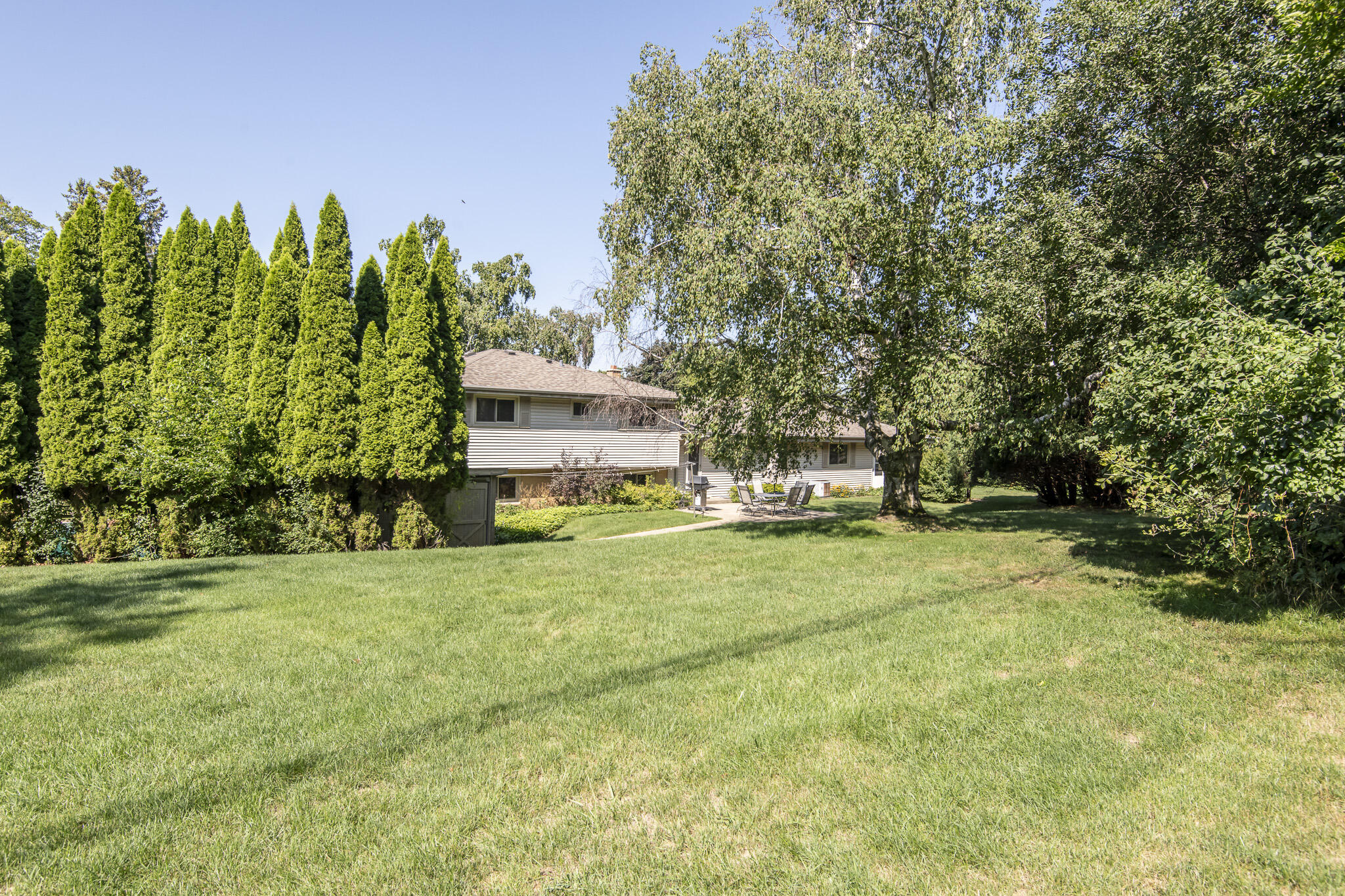19320 Cromwell Ct E