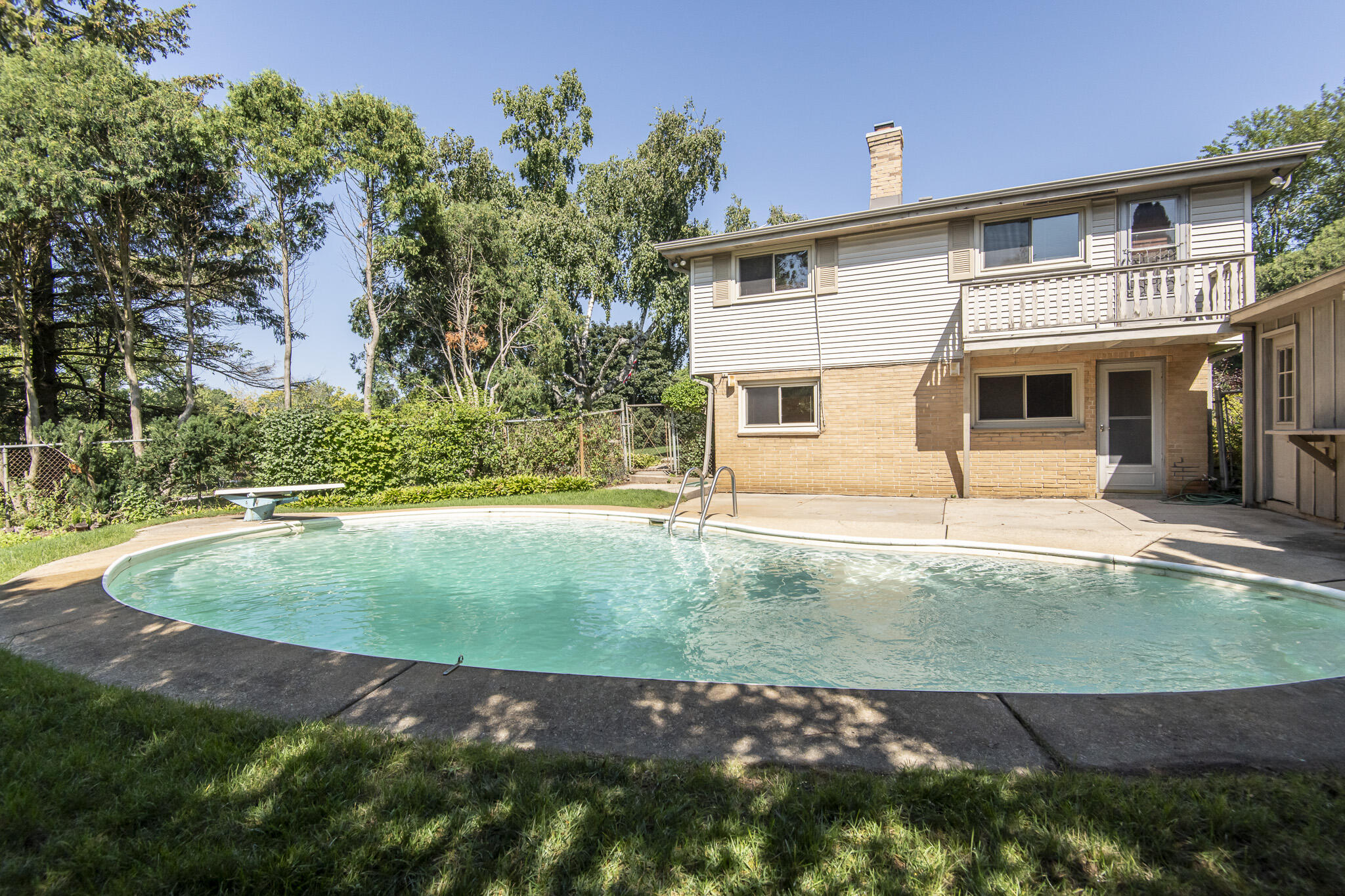 19320 Cromwell Ct E