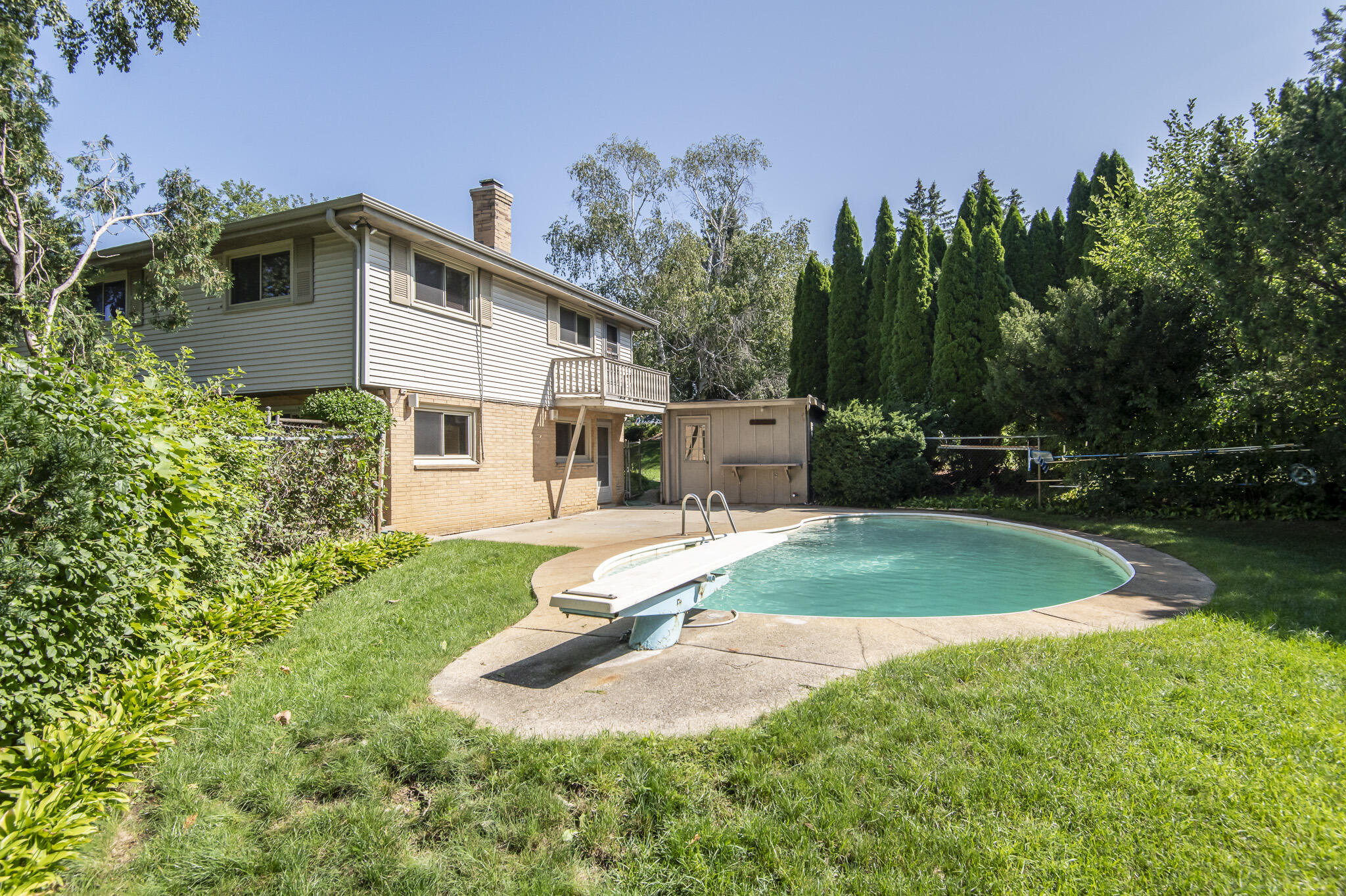 19320 Cromwell Ct E