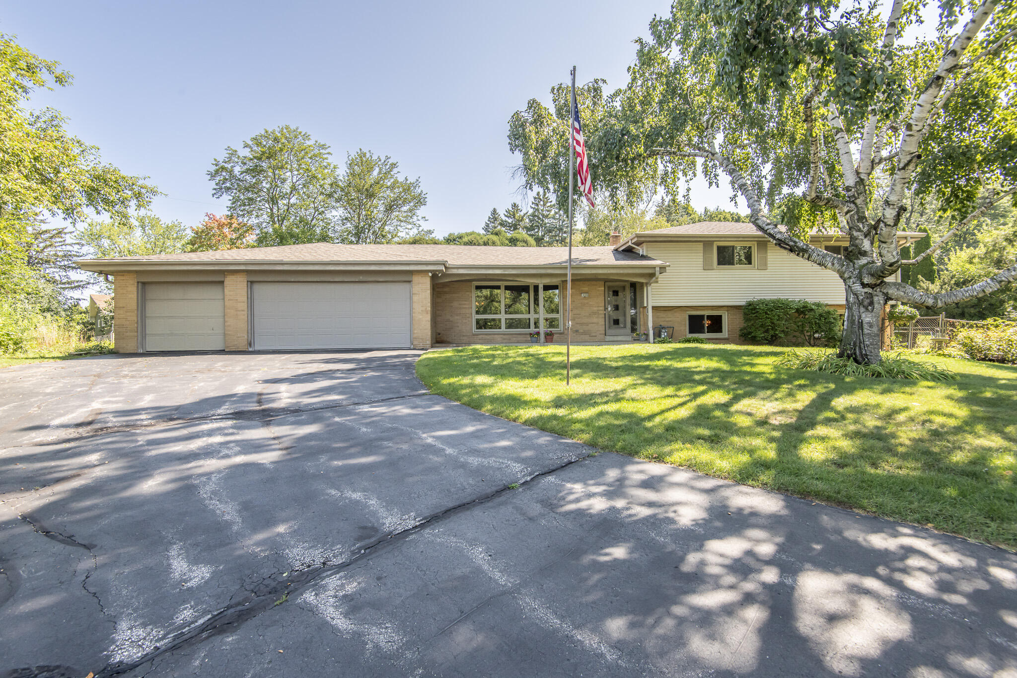 19320 Cromwell Ct E