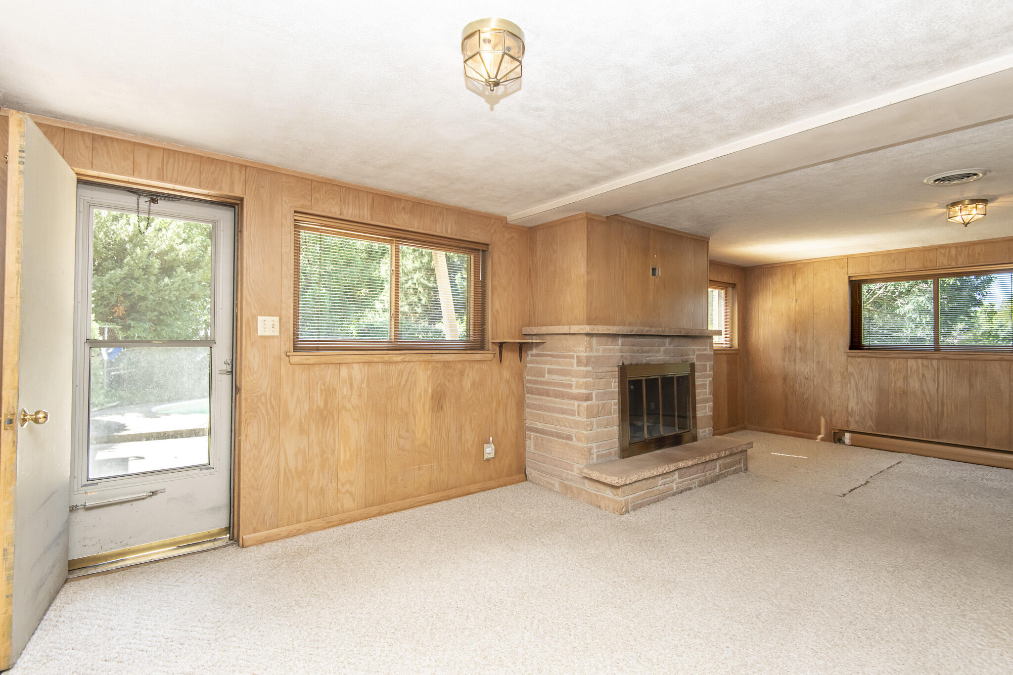 19320 Cromwell Ct E