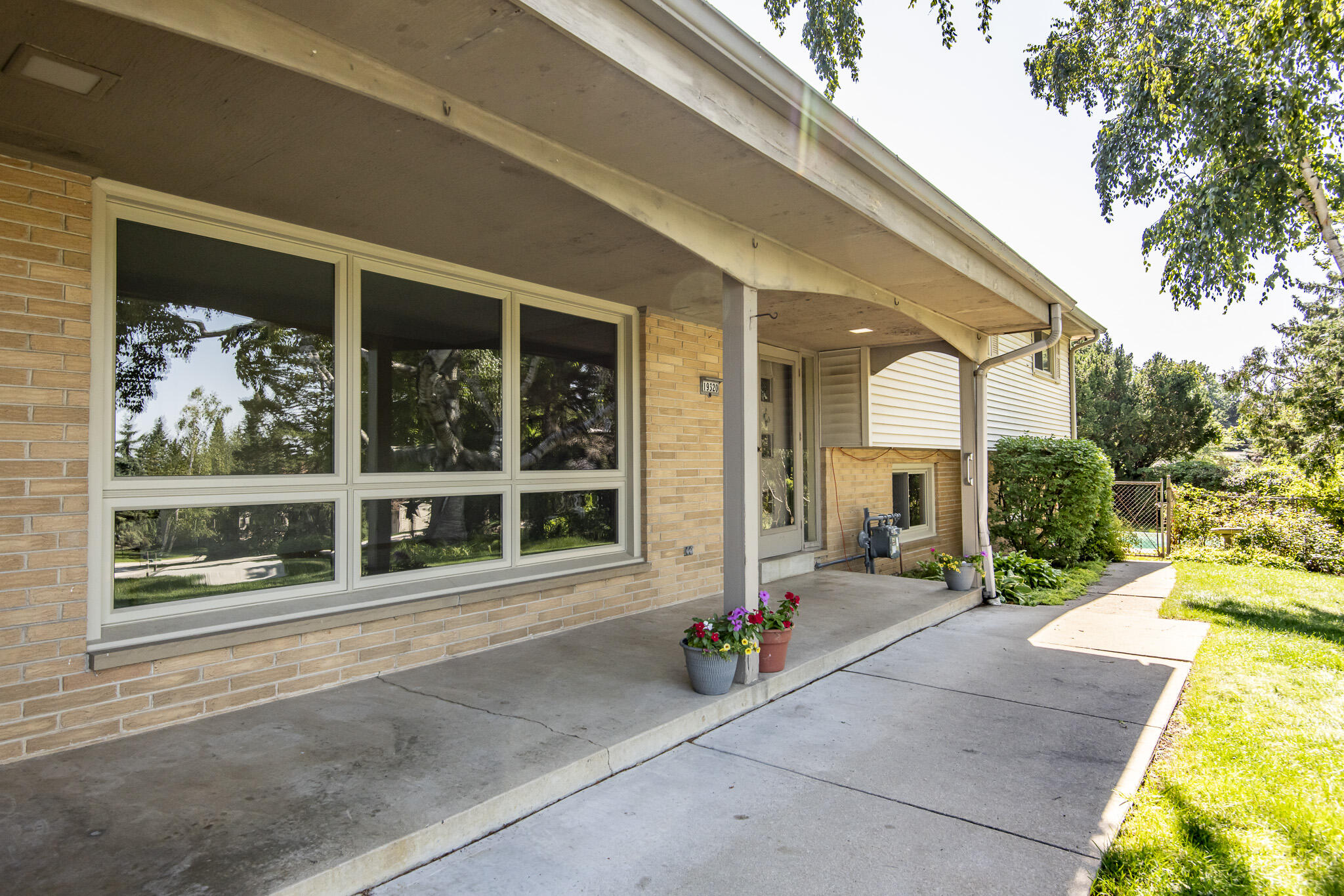 19320 Cromwell Ct E