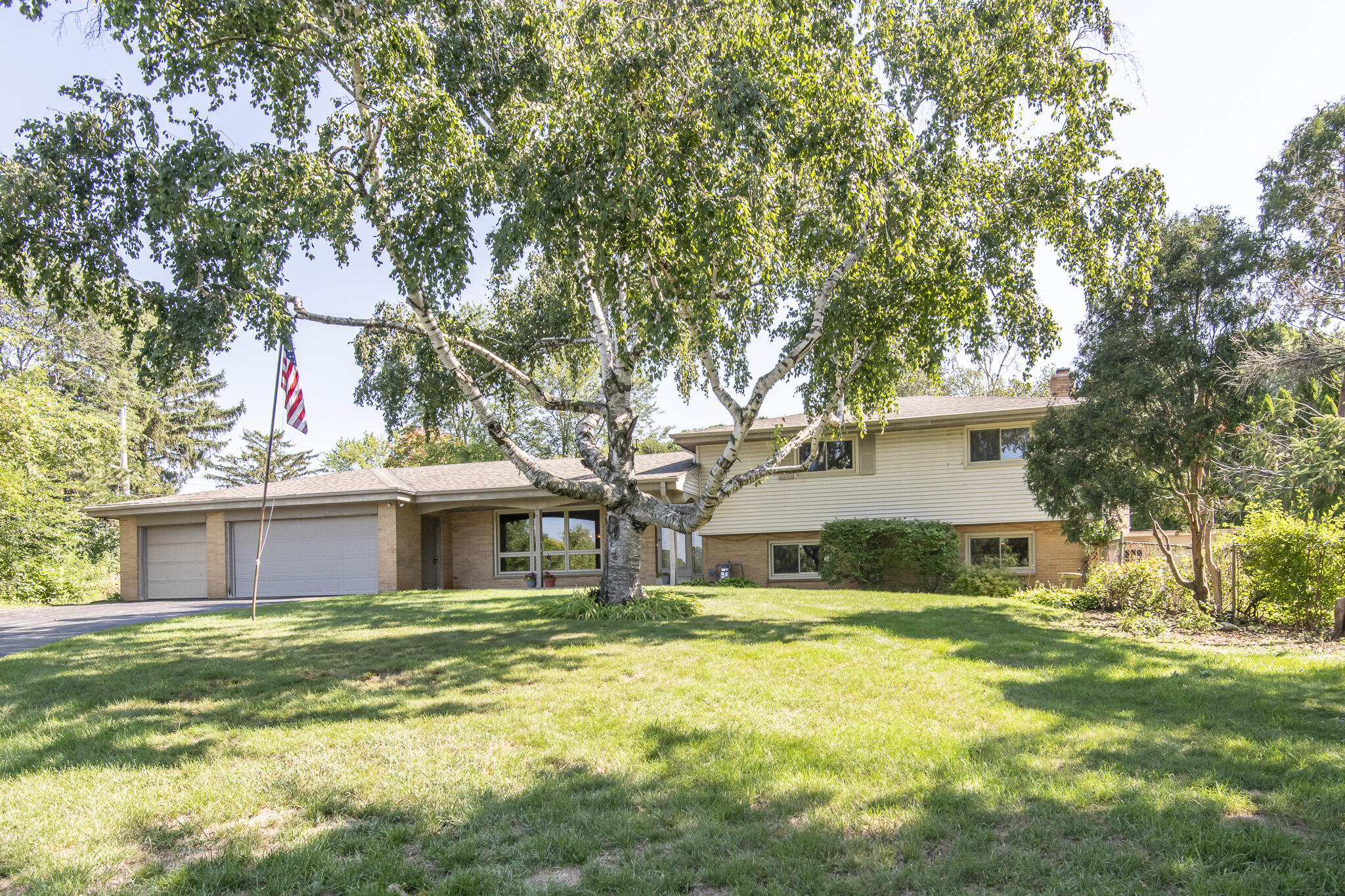 19320 Cromwell Ct E