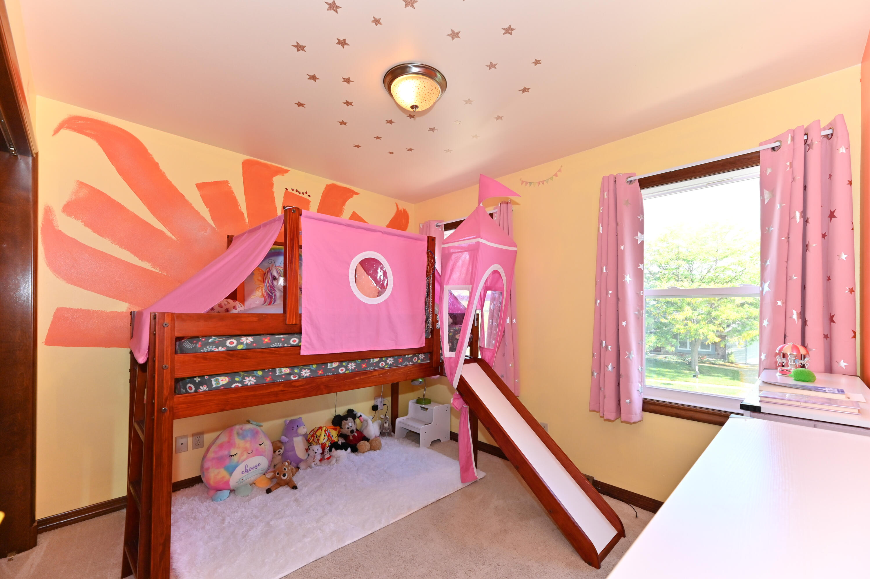 1460 Crestwood Dr
