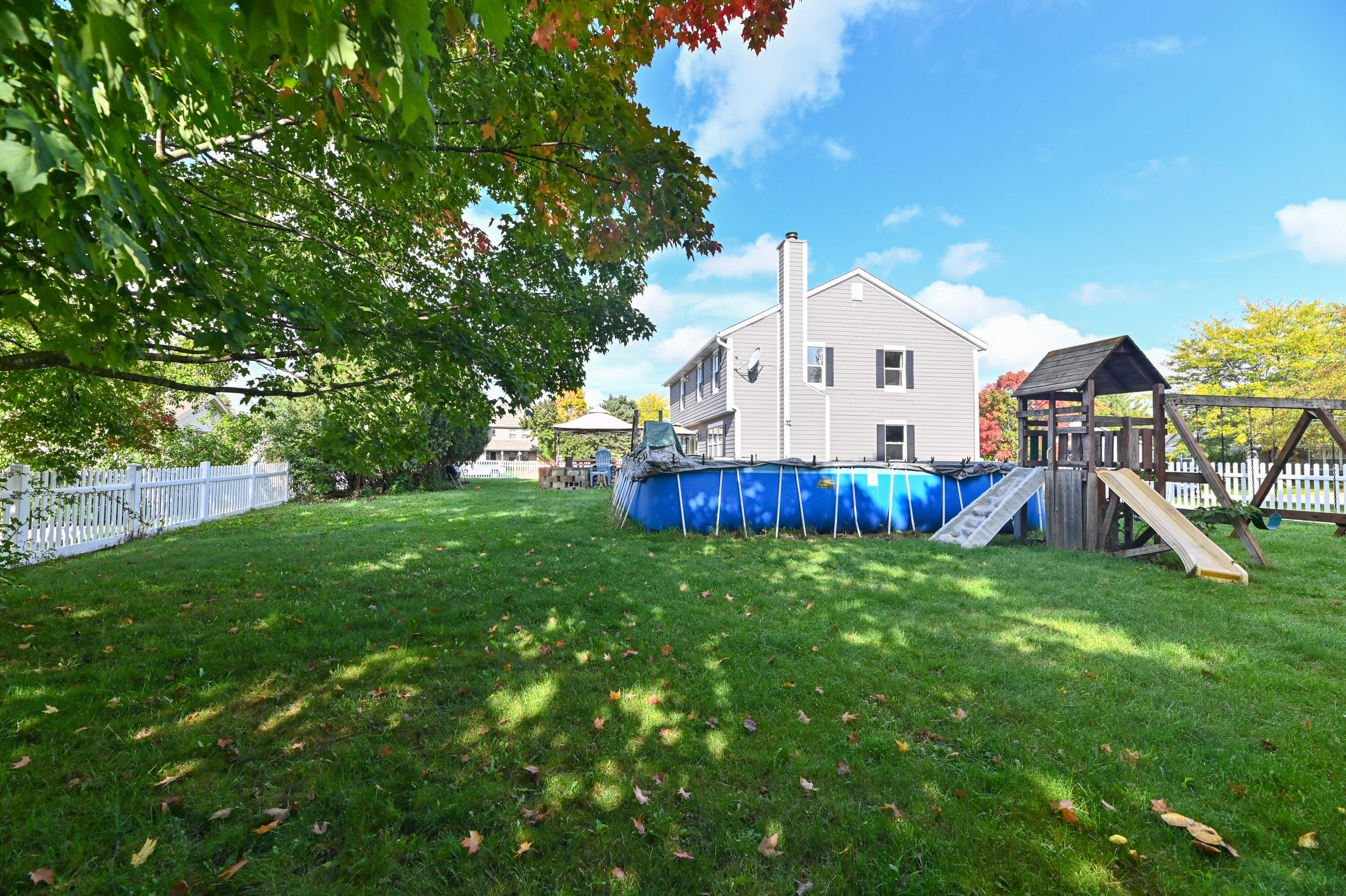 1460 Crestwood Dr